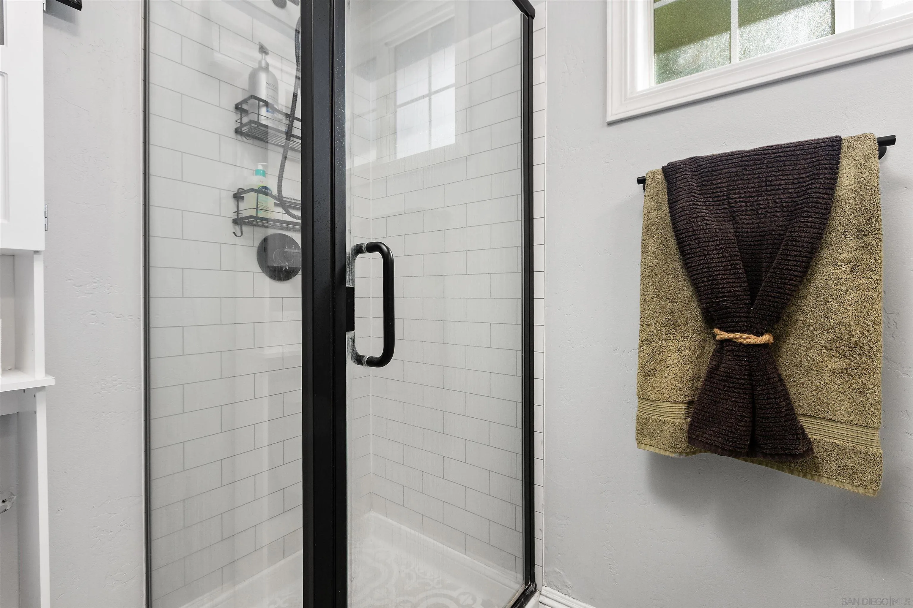https://cdn.realtyfeed.com/cdn/127/260015382/33fb40598e201d26f6a5a7d0652d3498.webp