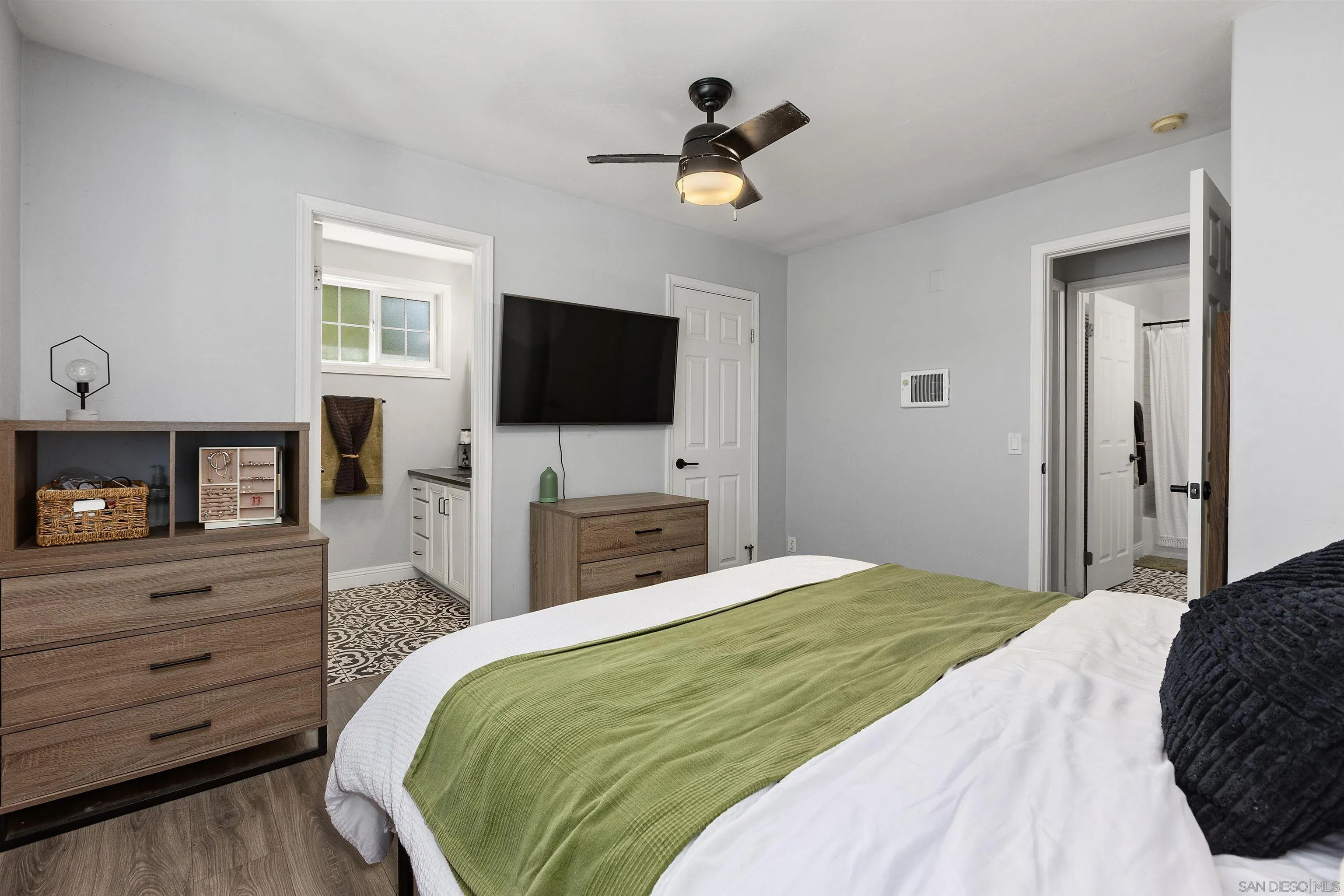 https://cdn.realtyfeed.com/cdn/127/260015382/42eab2f5f35f2af99981384a074b5bfd.webp