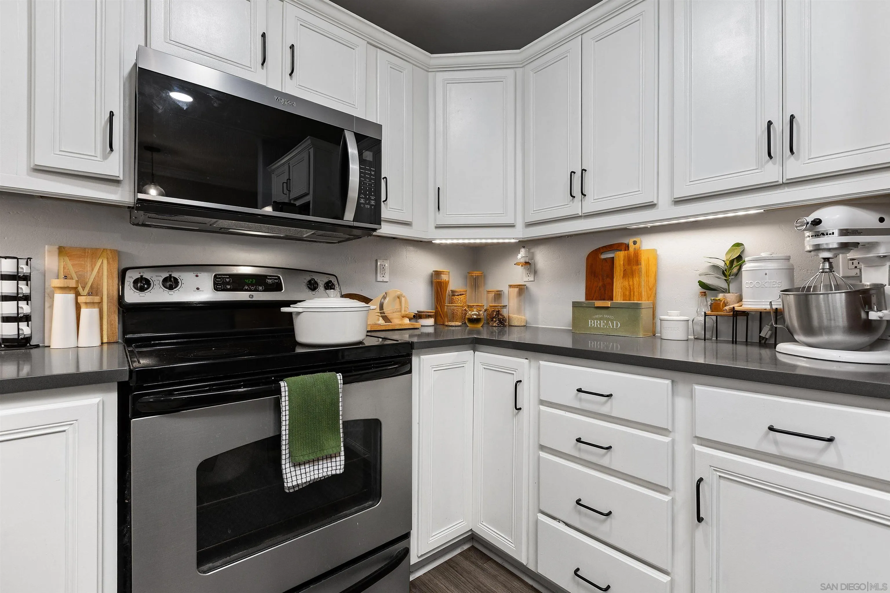 https://cdn.realtyfeed.com/cdn/127/260015382/4f25e822124044a9f0a08d1bdbb079f1.webp