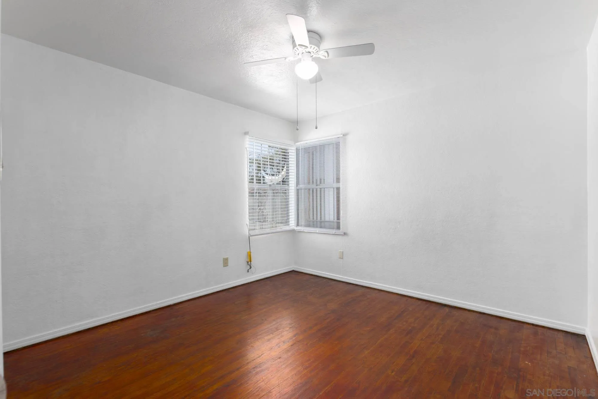 https://cdn.realtyfeed.com/cdn/127/260015384/27348f42ed69b38b092c229cd1210b0b.webp