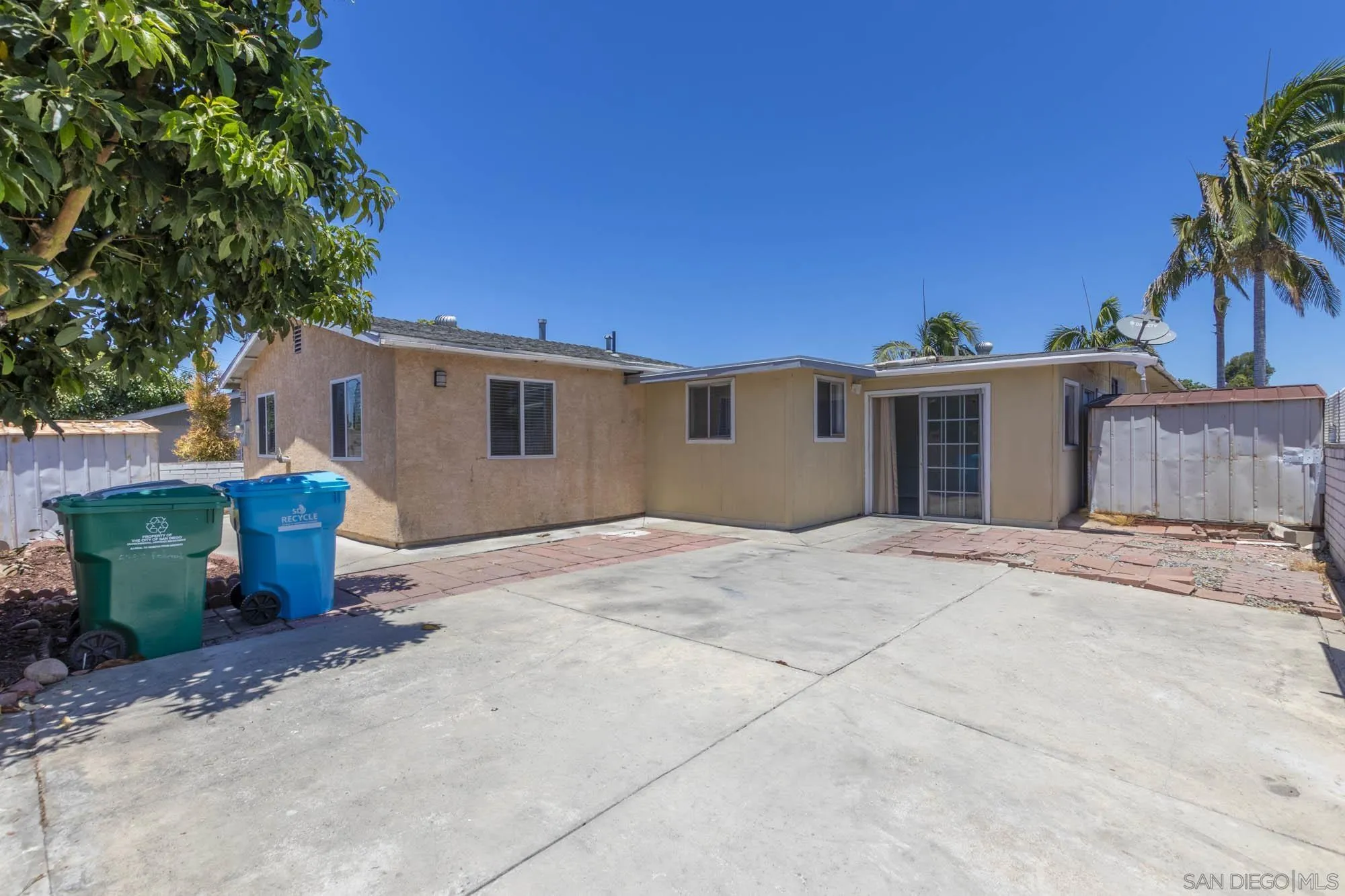 https://cdn.realtyfeed.com/cdn/127/260015384/2f12dfc0f13dff0cbf4ed414f22aae44.webp