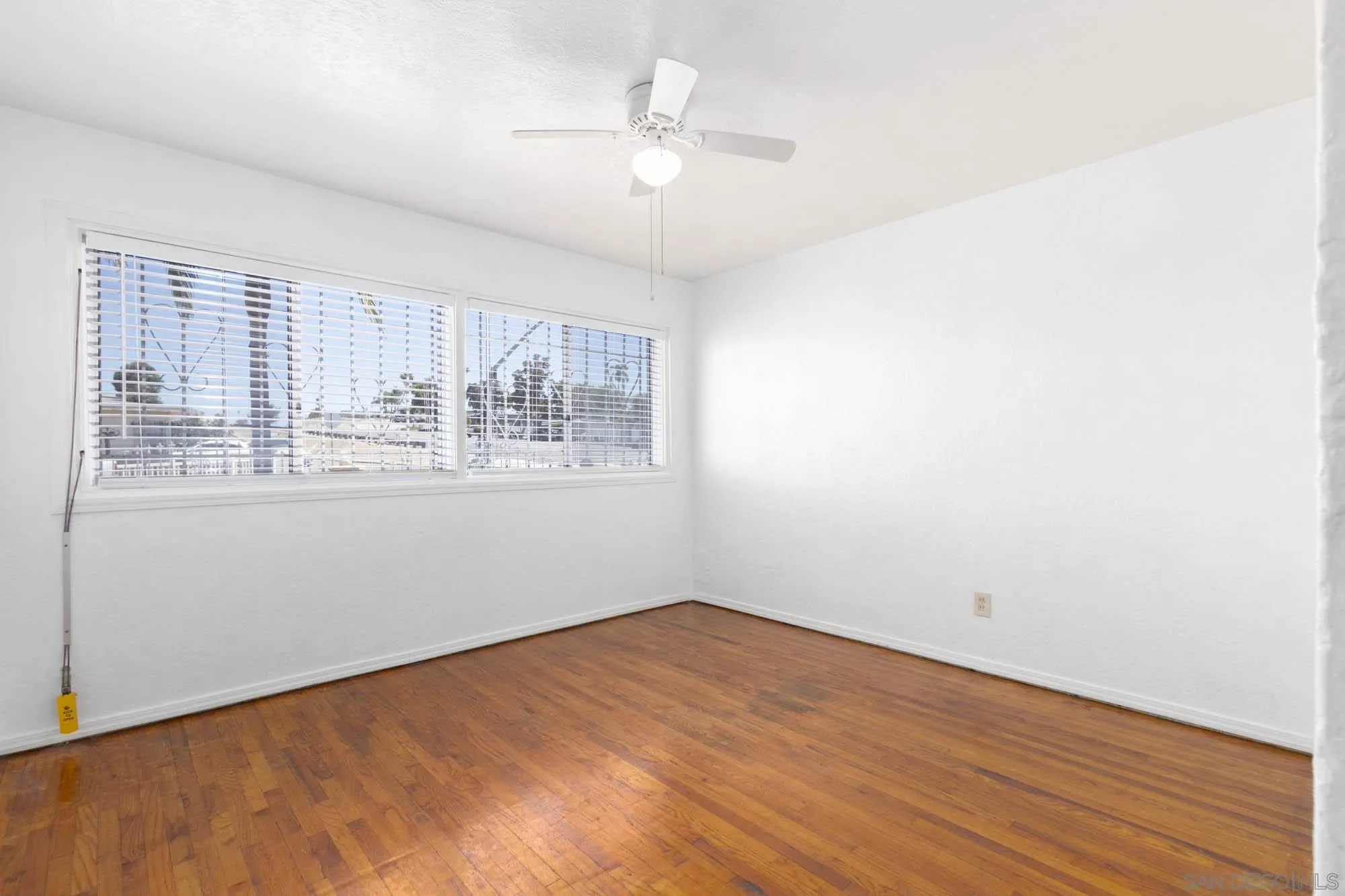 https://cdn.realtyfeed.com/cdn/127/260015384/3a1928f2cd4897a07d1d7ef369f9ccbe.webp