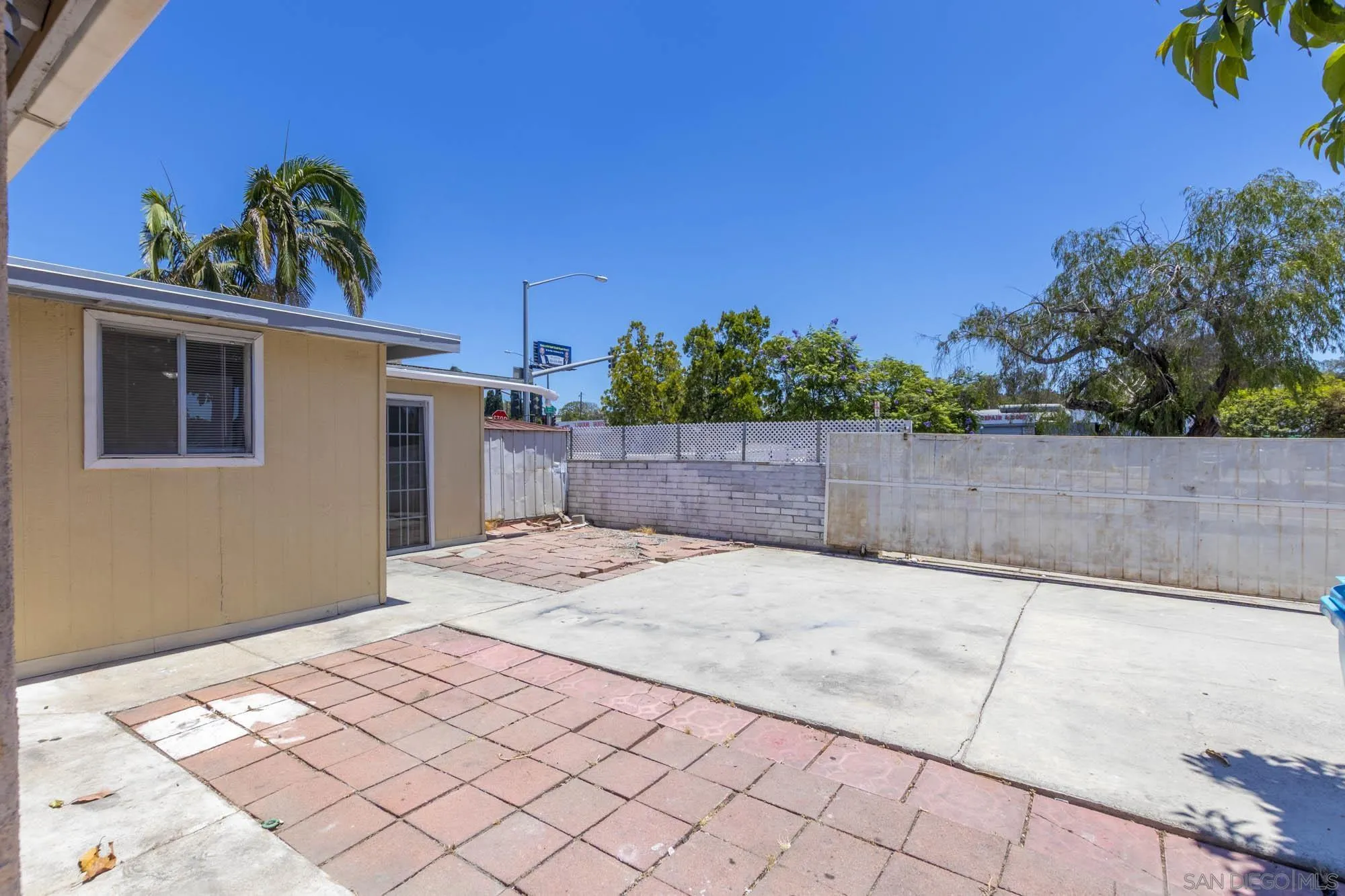 https://cdn.realtyfeed.com/cdn/127/260015384/4012107c0117a72fedf6ef4c5290e7f0.webp