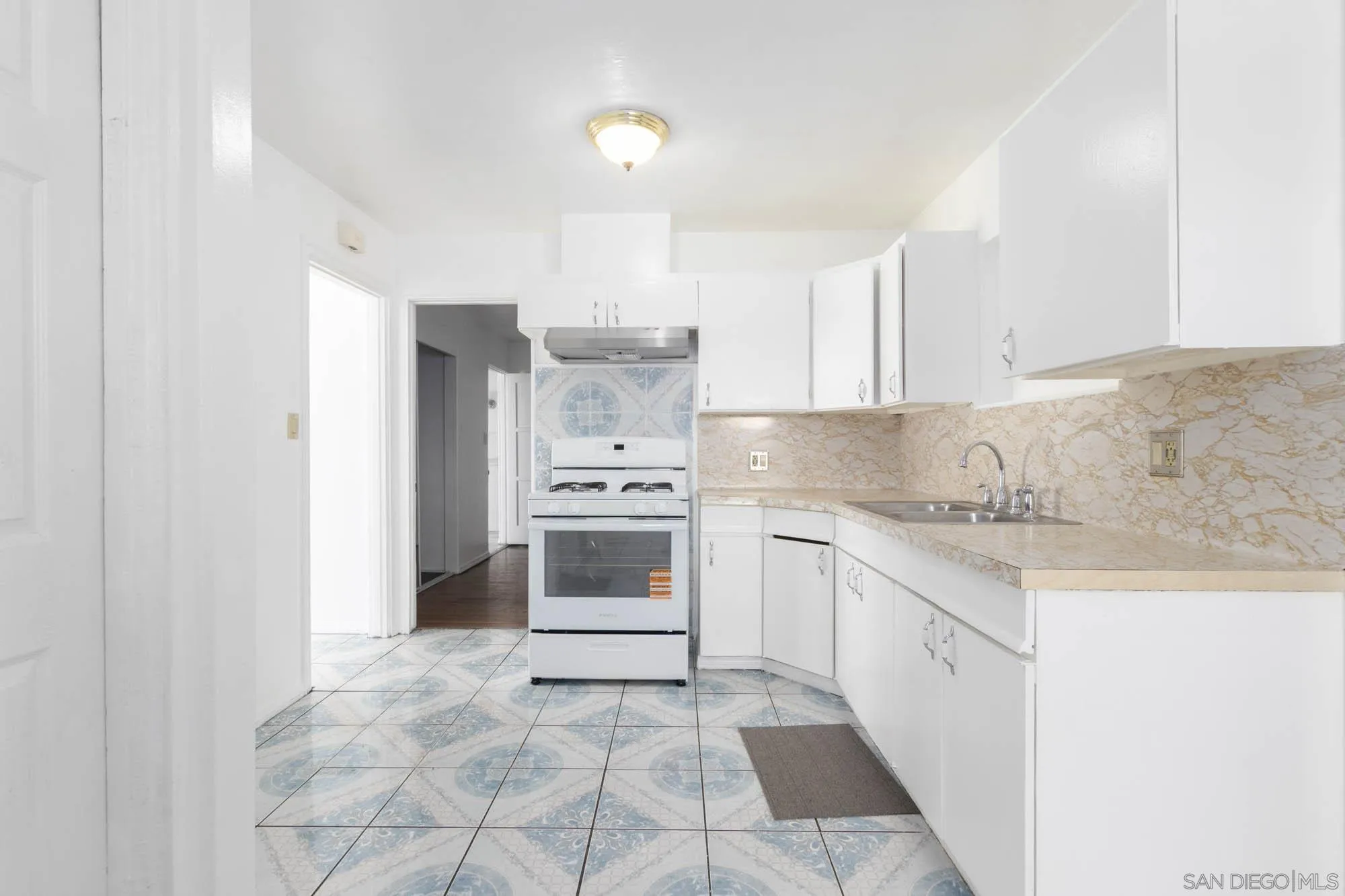https://cdn.realtyfeed.com/cdn/127/260015384/43136b9faa068bdfe73bff6360c22da8.webp