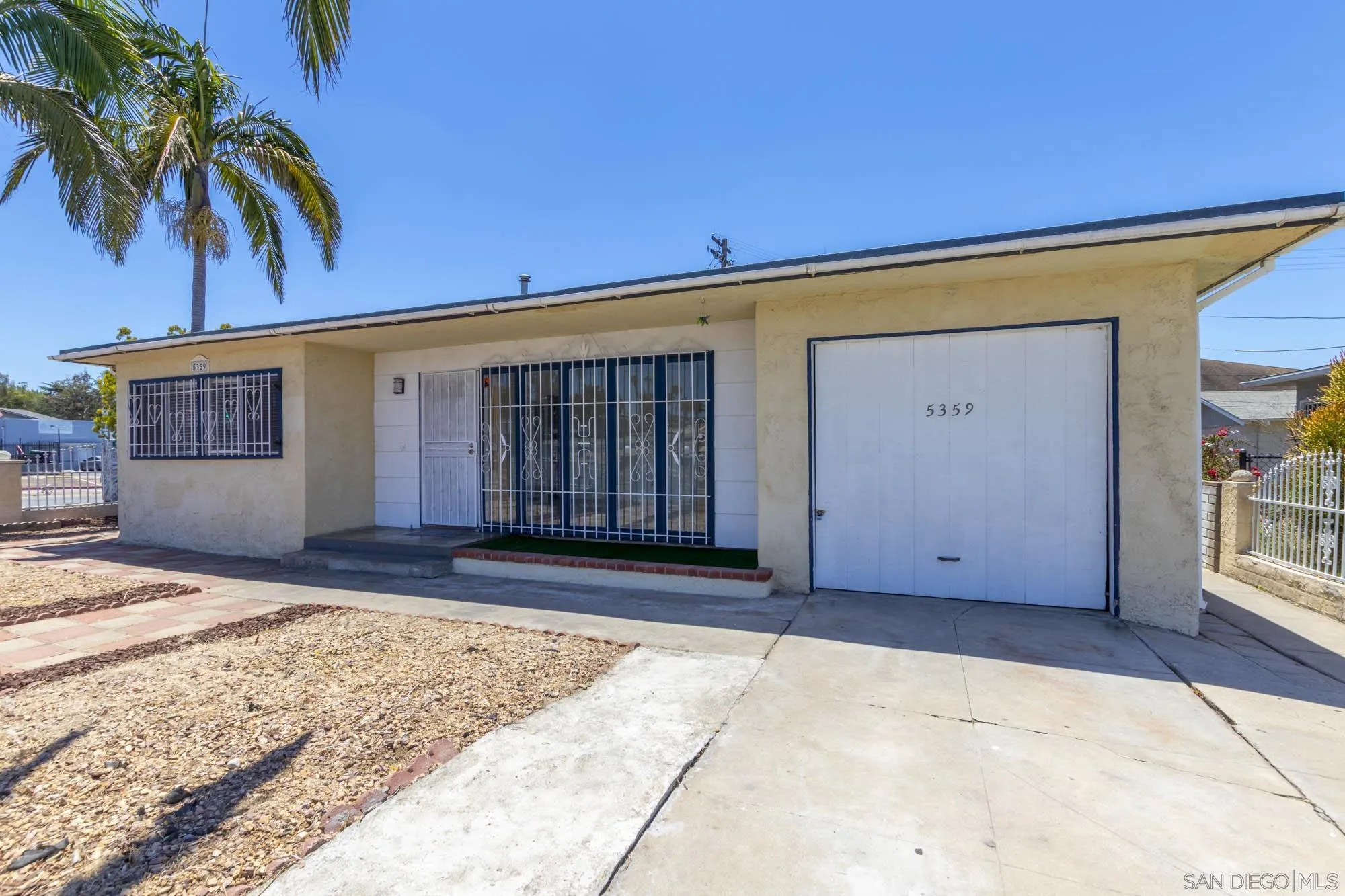 https://cdn.realtyfeed.com/cdn/127/260015384/54bf71a2cd4155f7489efc212583cef0.webp