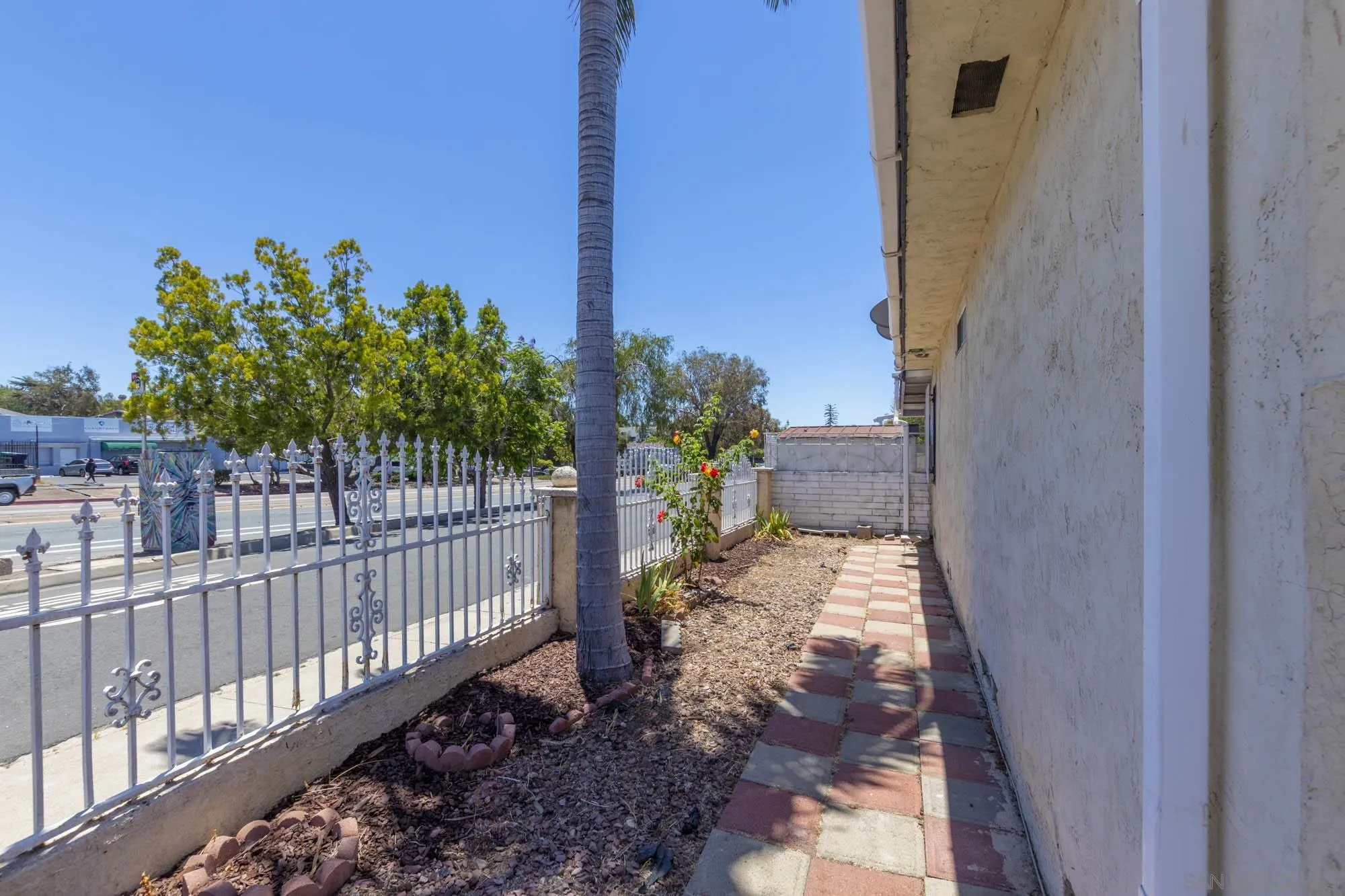 https://cdn.realtyfeed.com/cdn/127/260015384/64ceb79913b14fe16c2224485d5c5826.webp
