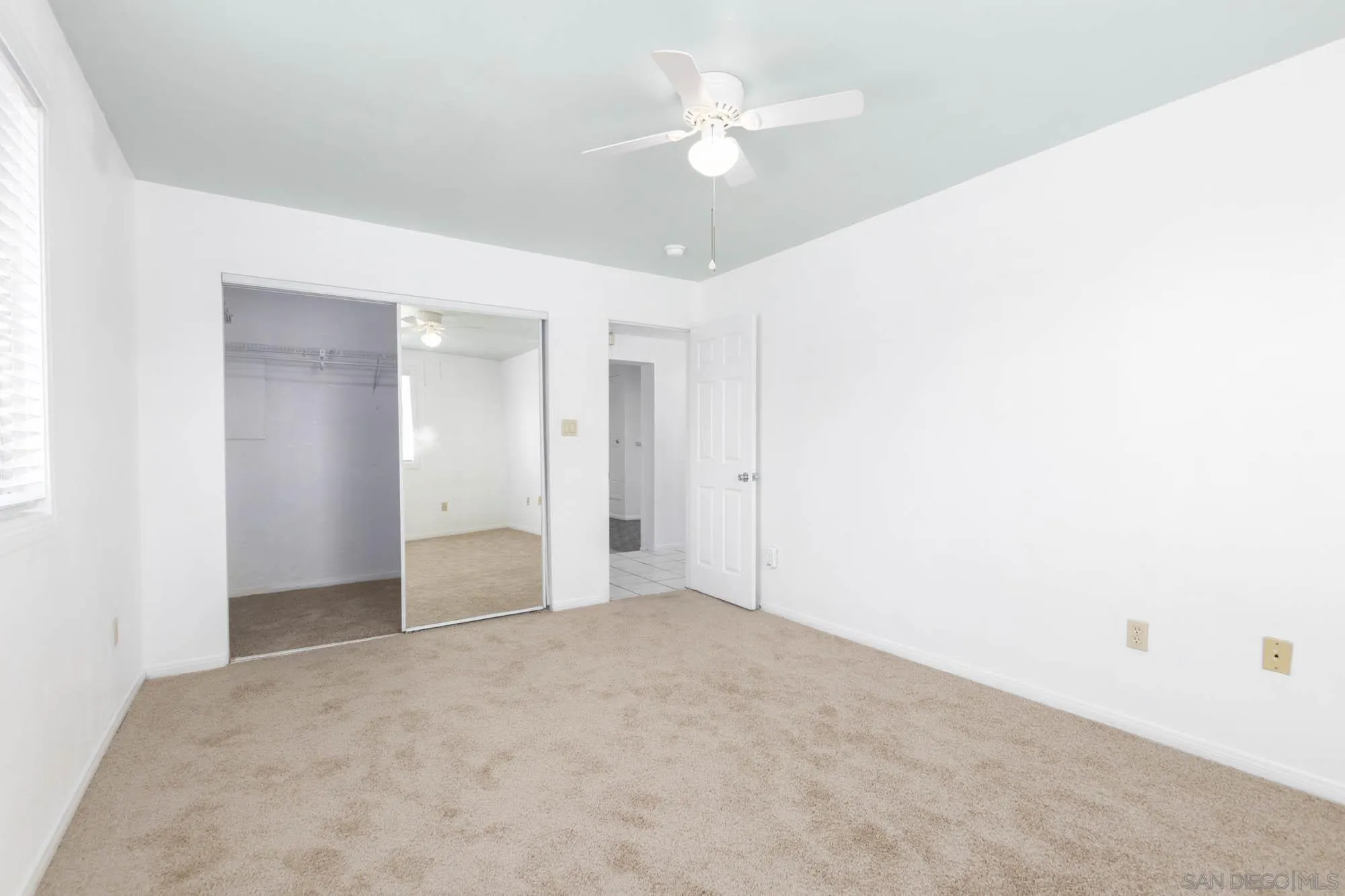 https://cdn.realtyfeed.com/cdn/127/260015384/6d5c07816dd8b70d890f26207940864f.webp