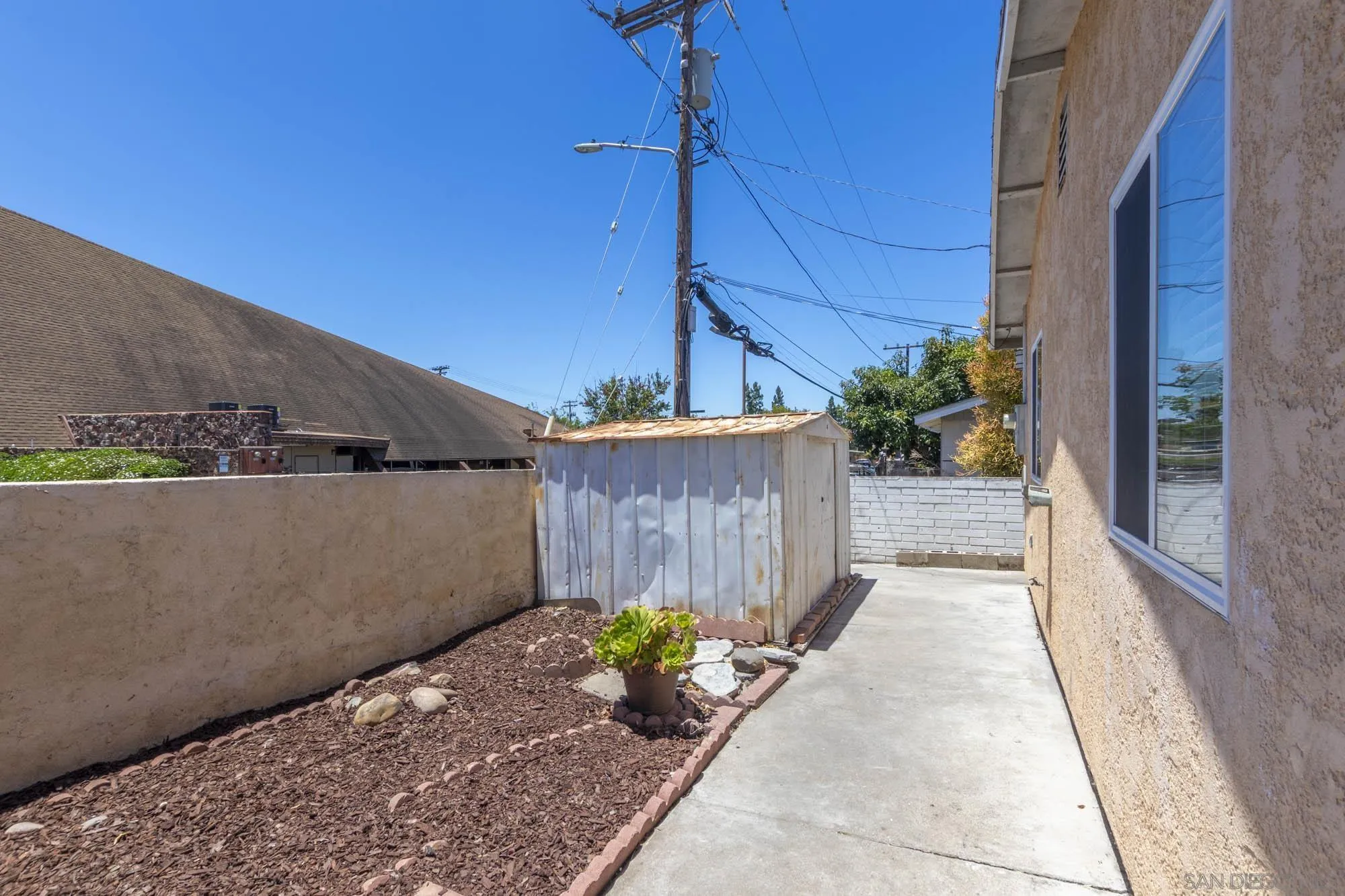 https://cdn.realtyfeed.com/cdn/127/260015384/ae124116fcd155567701a1372de26929.webp