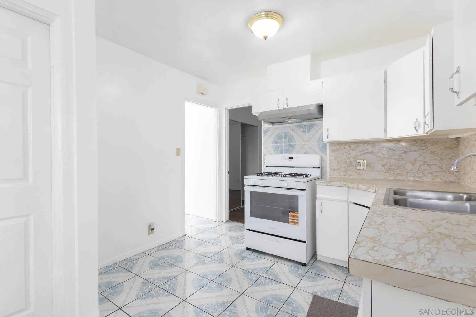 https://cdn.realtyfeed.com/cdn/127/260015384/bfa87aab5c3d0a44c2154b02a4d3a7bd.webp