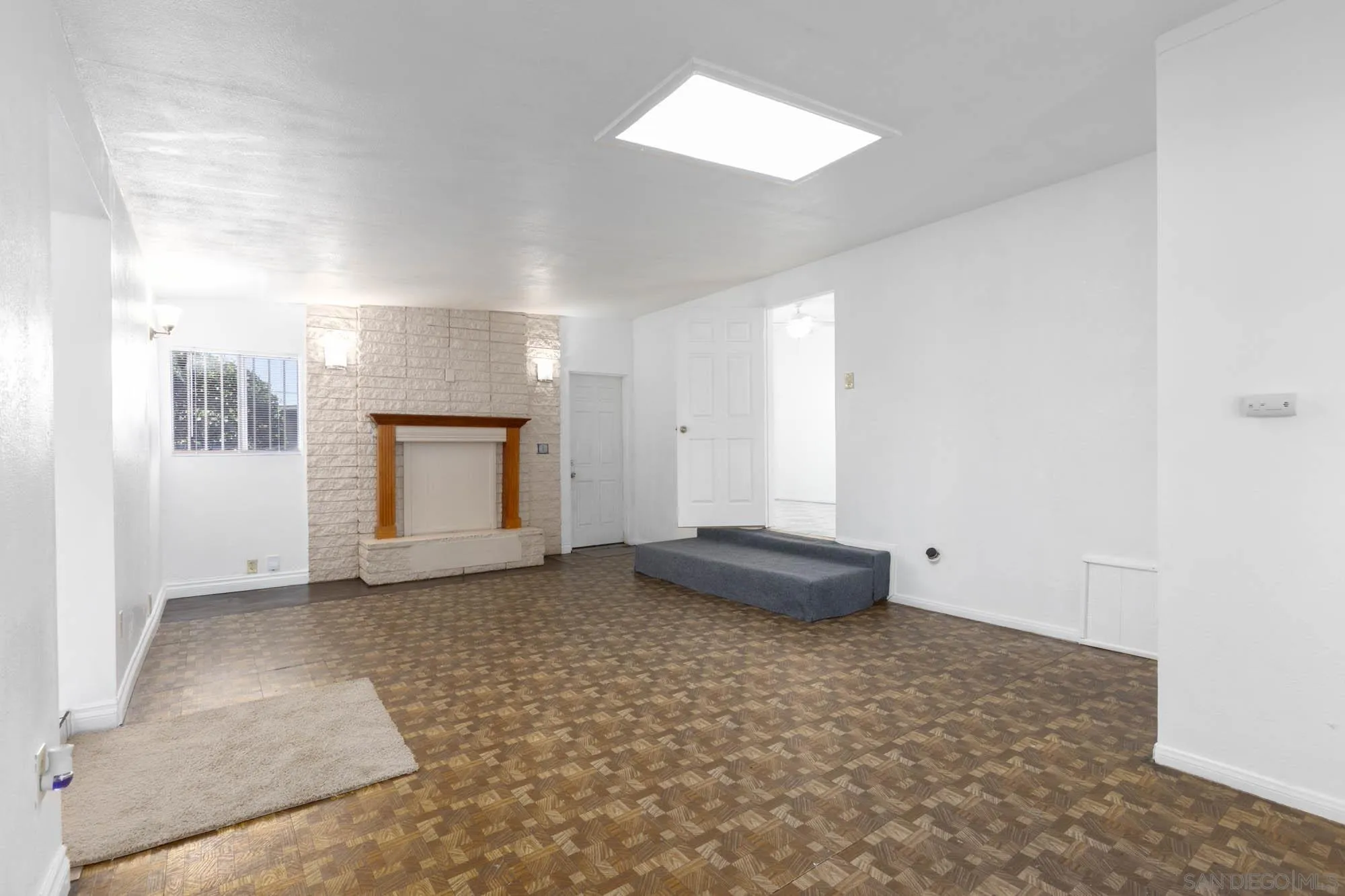 https://cdn.realtyfeed.com/cdn/127/260015384/ca857e4425288704d7cdbf19b64a4203.webp