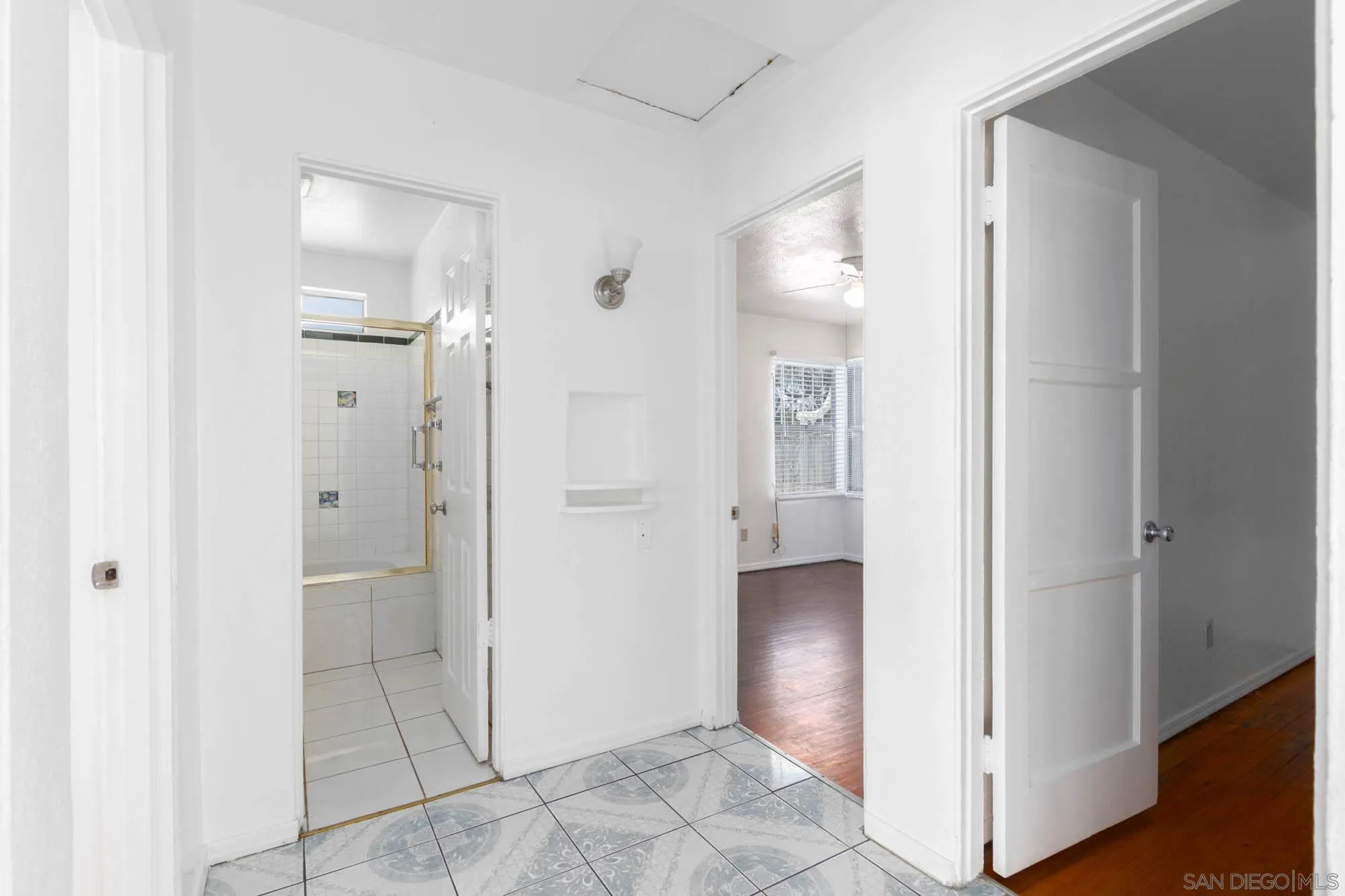 https://cdn.realtyfeed.com/cdn/127/260015384/e65a8cfe3d23cd6f54ee08de737caff8.webp