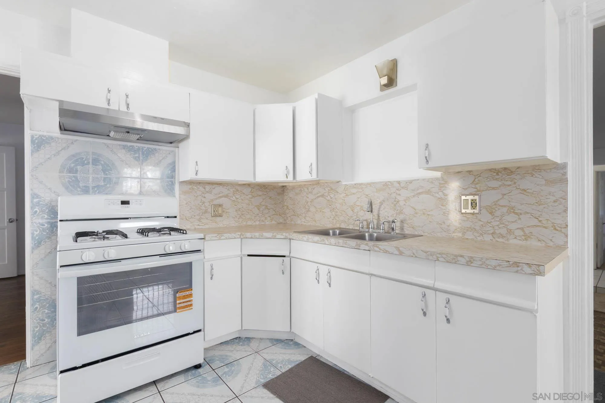 https://cdn.realtyfeed.com/cdn/127/260015384/ebbe53868820cb31af74a6457c23649a.webp