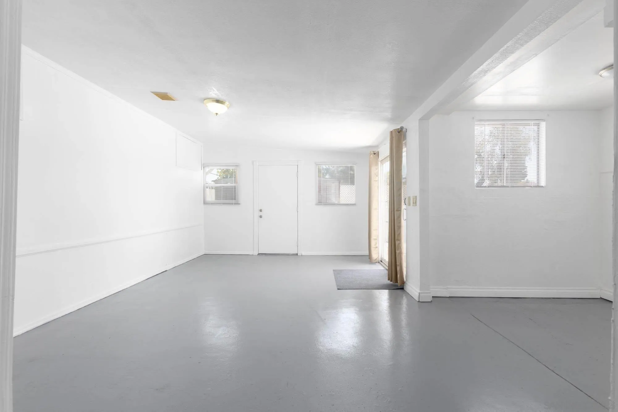 https://cdn.realtyfeed.com/cdn/127/260015384/f0934af4a22e0969dccf044eb2f3b139.webp