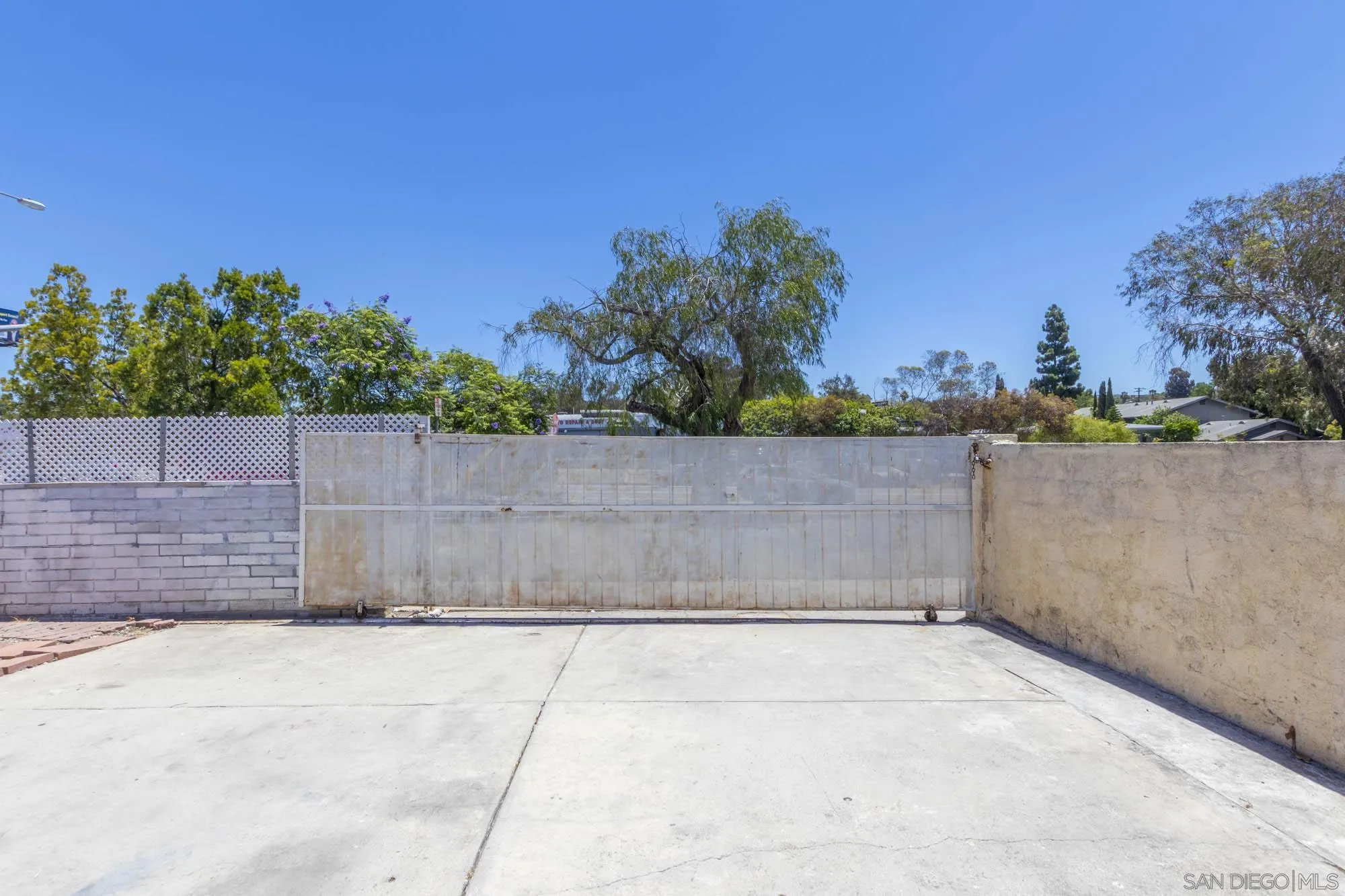 https://cdn.realtyfeed.com/cdn/127/260015384/f4d46d8f2f506f36becf1a776d0441e4.webp