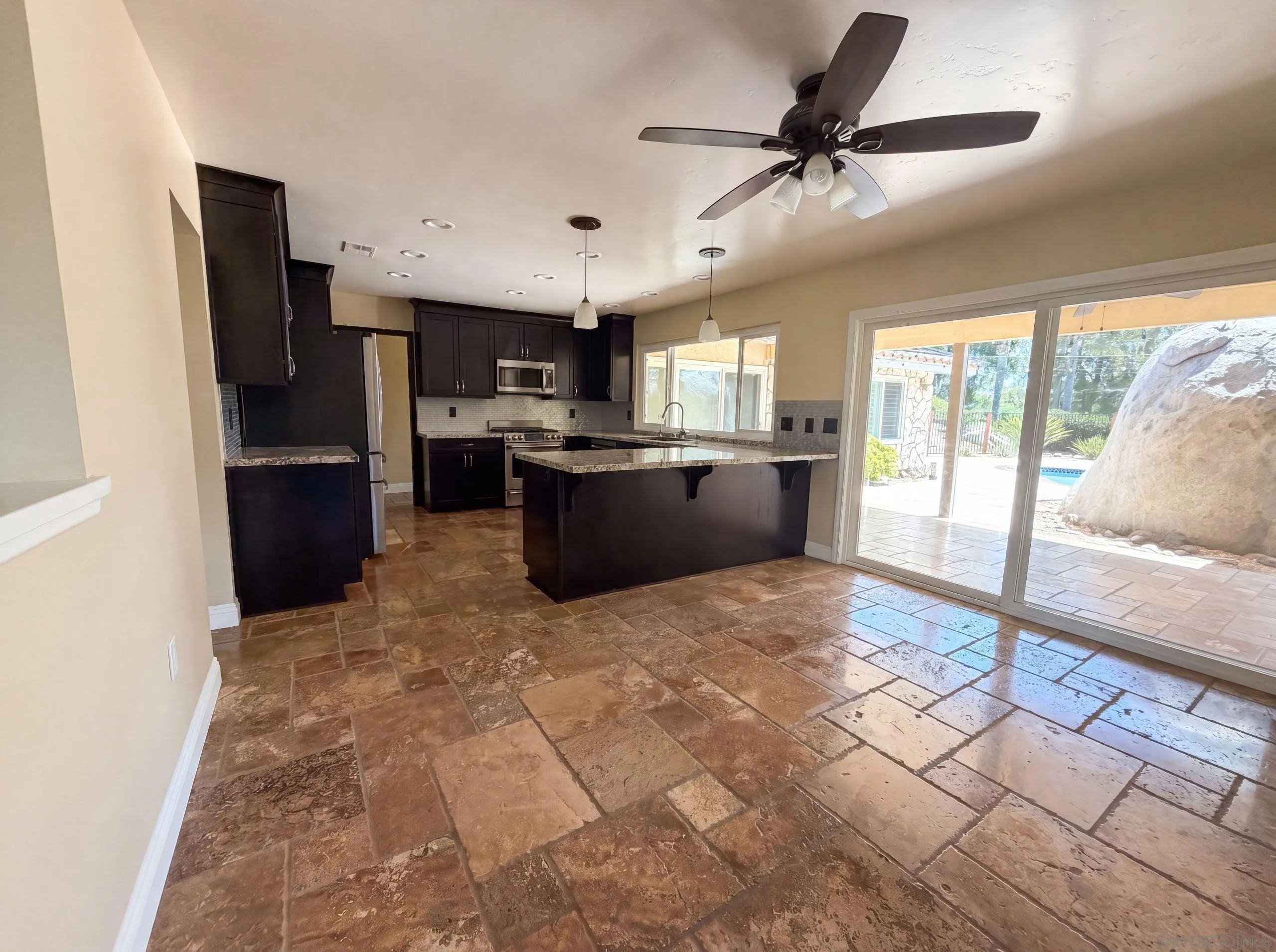 https://cdn.realtyfeed.com/cdn/127/260015387/a6e3d9c8a8d599a4e0a8e9acc70f92dd.webp