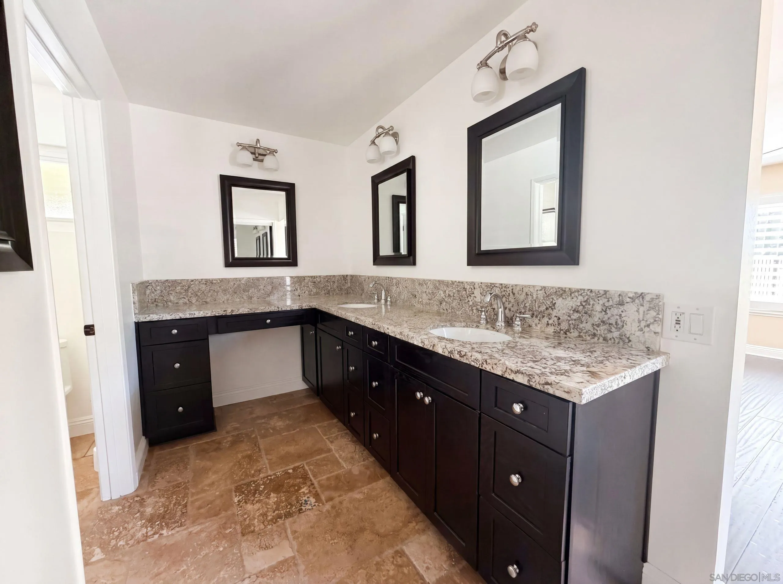 https://cdn.realtyfeed.com/cdn/127/260015387/a870f64f6dd07f23997cb98819db7c24.webp