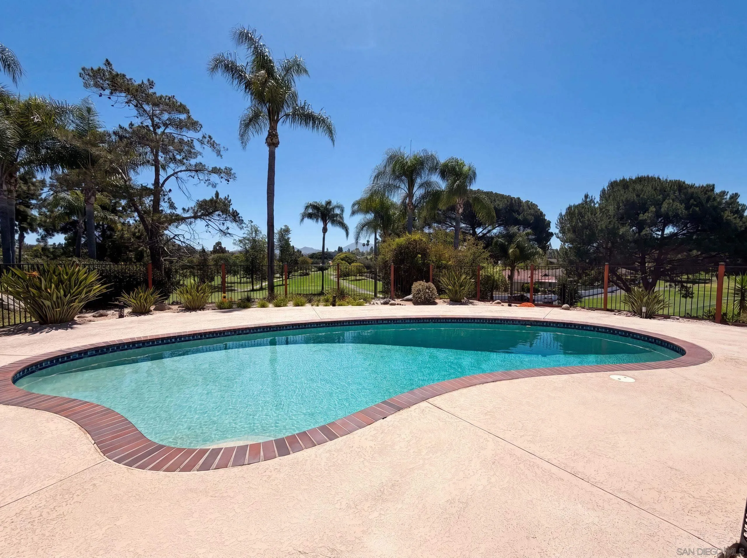 https://cdn.realtyfeed.com/cdn/127/260015387/c76d53e95032548613c4d4b13a231a31.webp