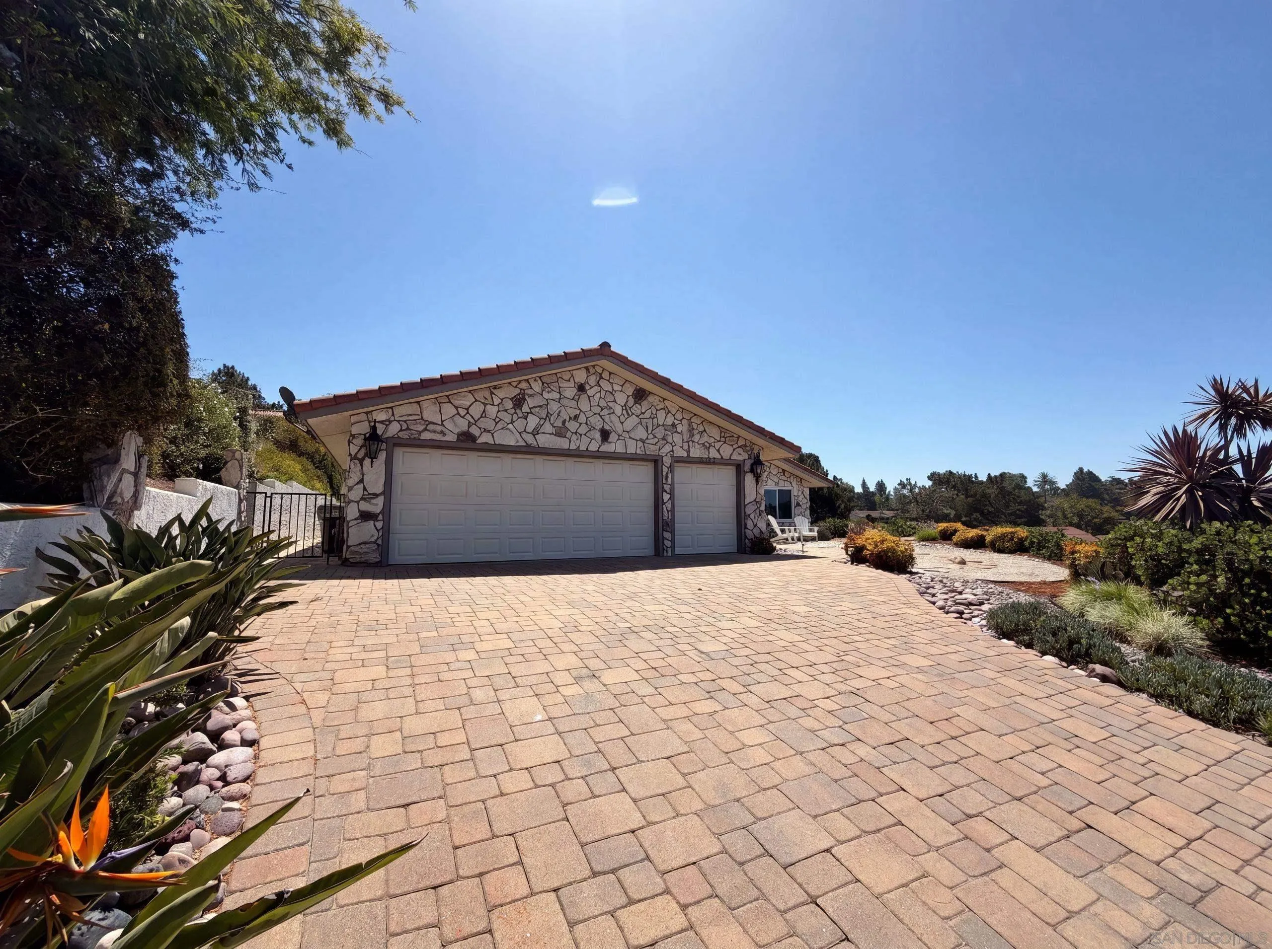 https://cdn.realtyfeed.com/cdn/127/260015387/caa97a2e1c5c19b9eee1298ec0a180e9.webp