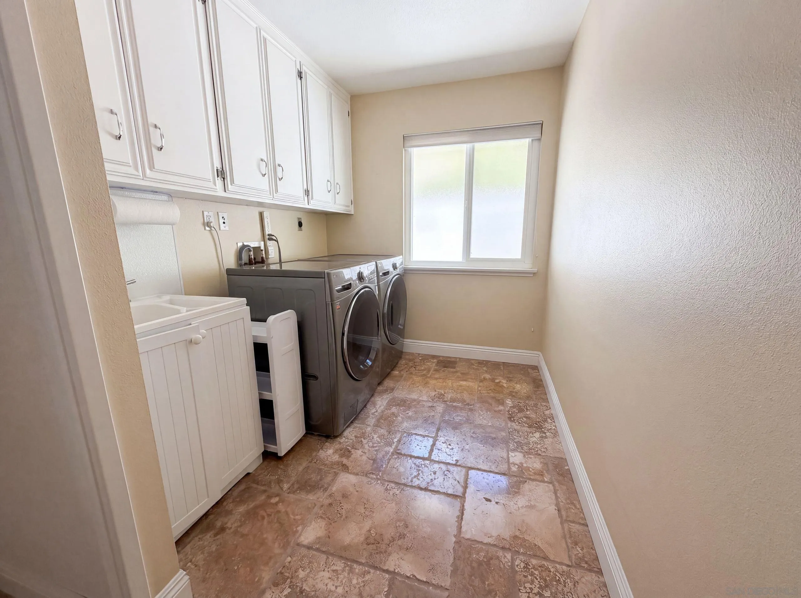 https://cdn.realtyfeed.com/cdn/127/260015387/d60c0c76b6e141c03e020ccbaff1771e.webp