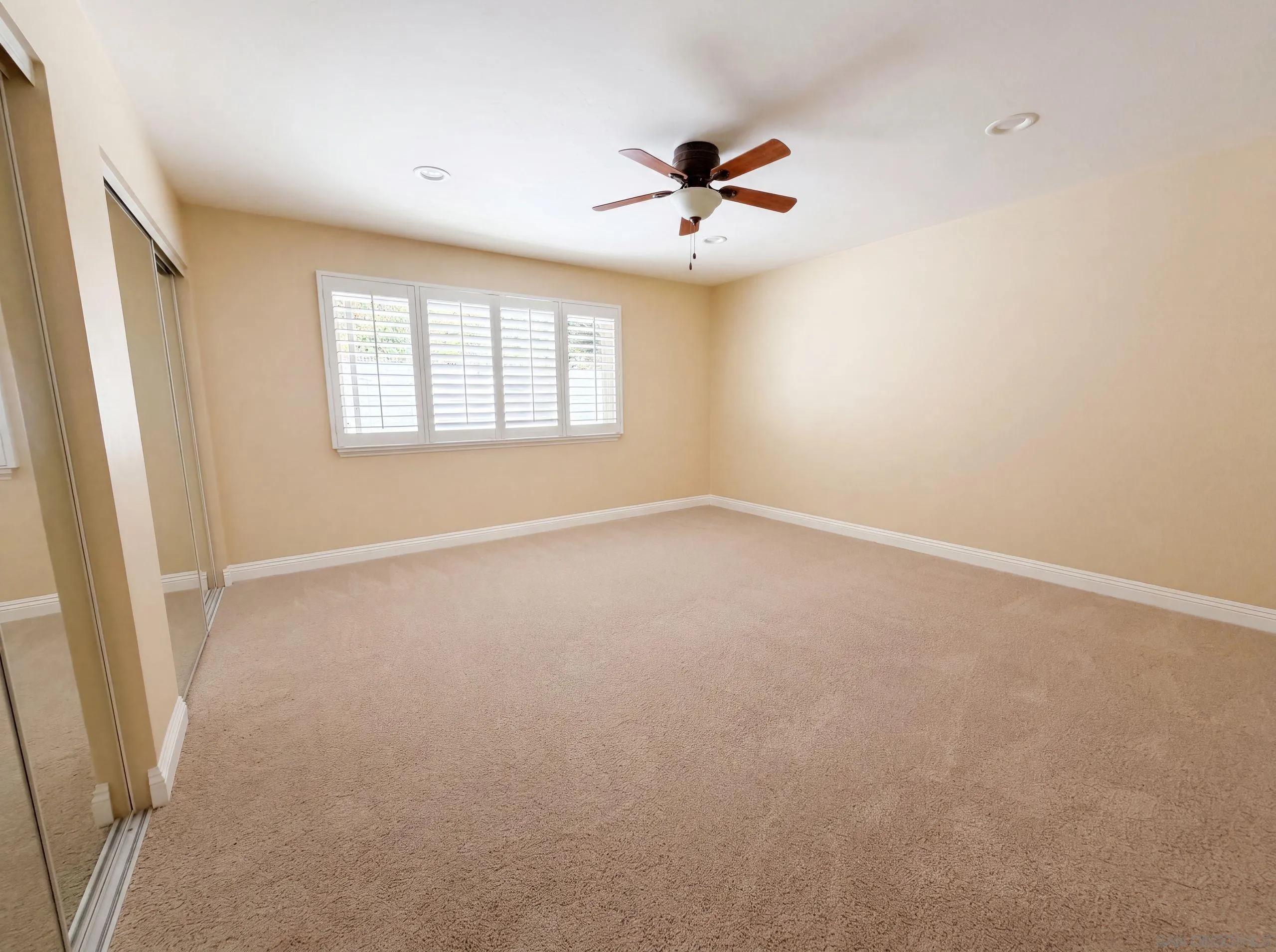 https://cdn.realtyfeed.com/cdn/127/260015387/d9f588465d4c072e5a2d435005486c9a.webp