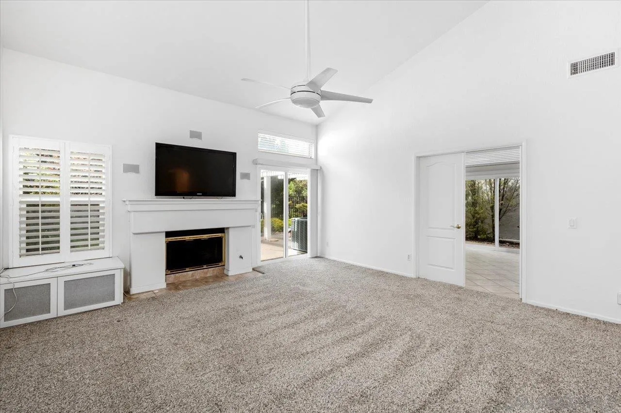 https://cdn.realtyfeed.com/cdn/127/260015389/039bc78c5999bd807ae3aae7b29e58db.webp