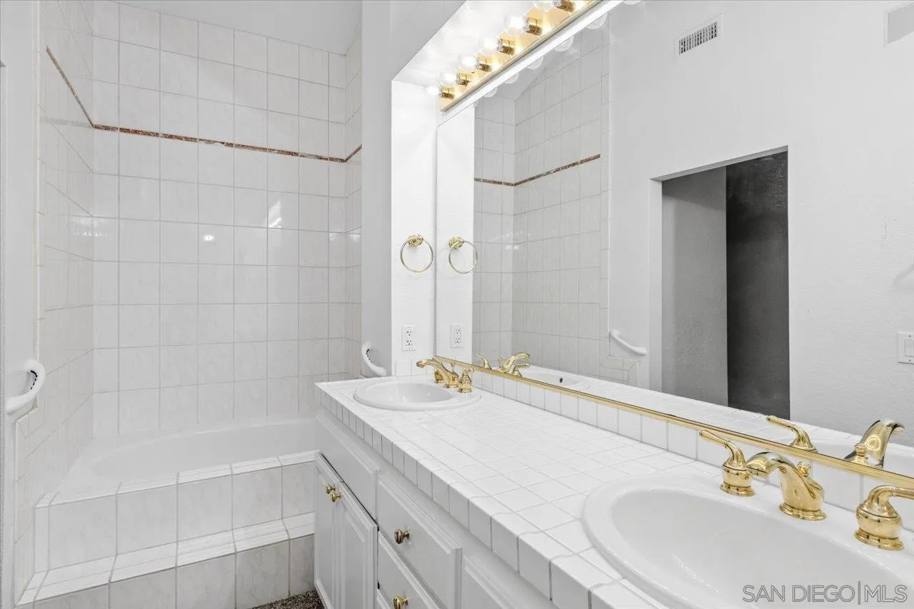 https://cdn.realtyfeed.com/cdn/127/260015389/1287dfc05cf5990426dc809542a0148a.webp
