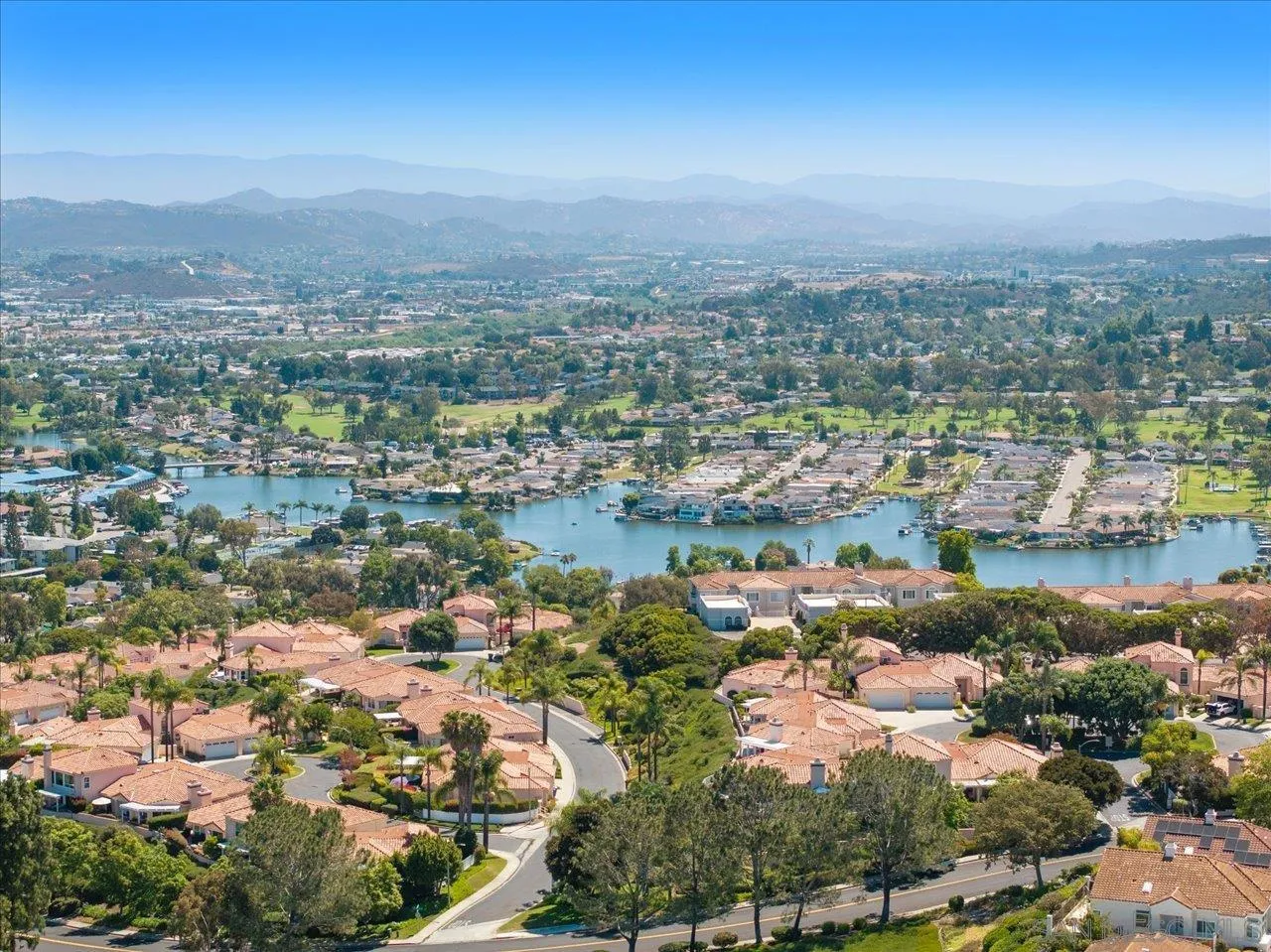 https://cdn.realtyfeed.com/cdn/127/260015389/50ad1bd1c3399bcd3348d7581f4c04fc.webp