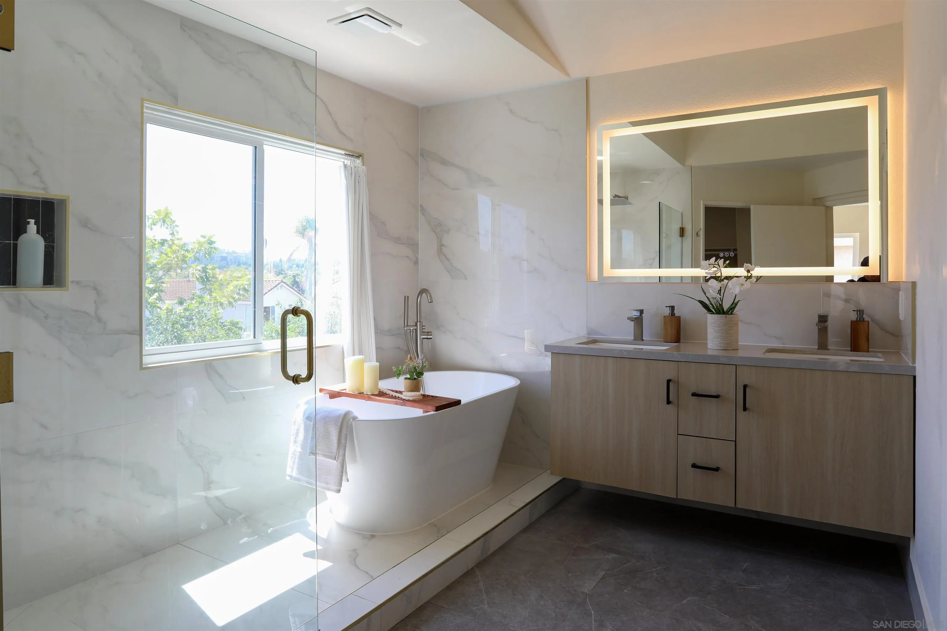 https://cdn.realtyfeed.com/cdn/127/260015396/0b424c4e7dc594f9c8dabb370f591bc7.webp