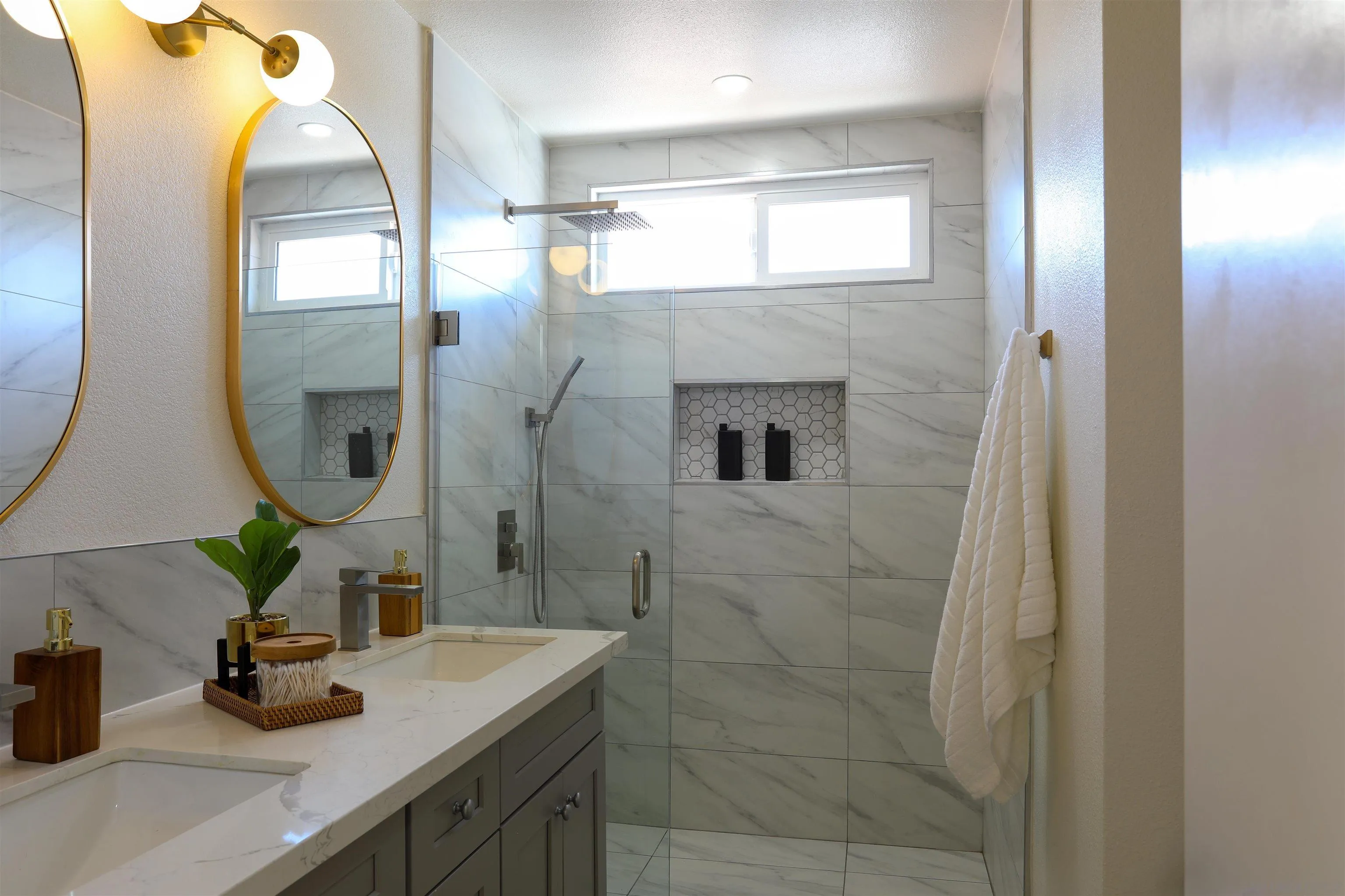 https://cdn.realtyfeed.com/cdn/127/260015396/78060f56a0416153d8098ba4d8356af3.webp