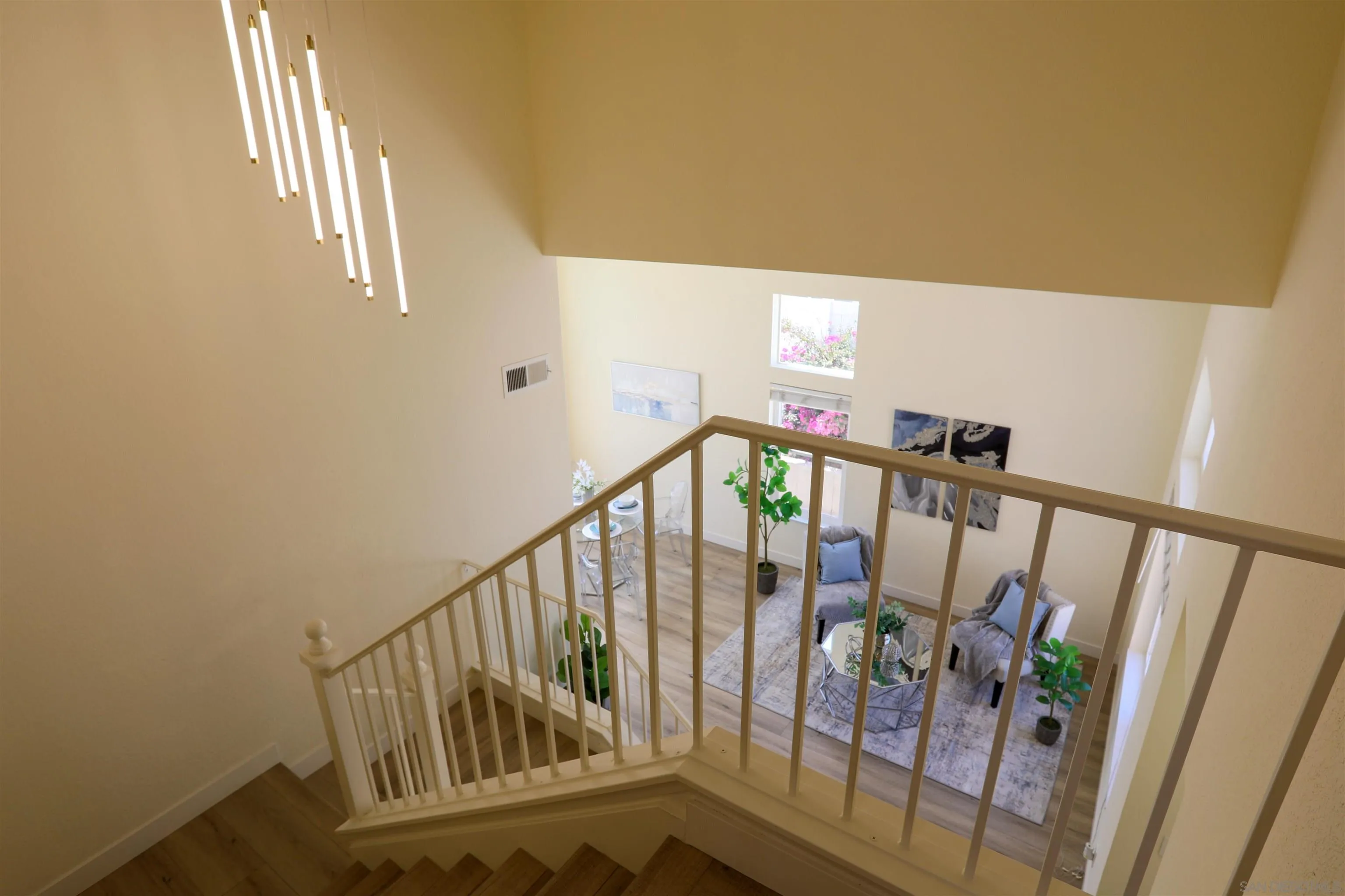 https://cdn.realtyfeed.com/cdn/127/260015396/7d0e1fa738c493eb2a64c0d43aac00e7.webp