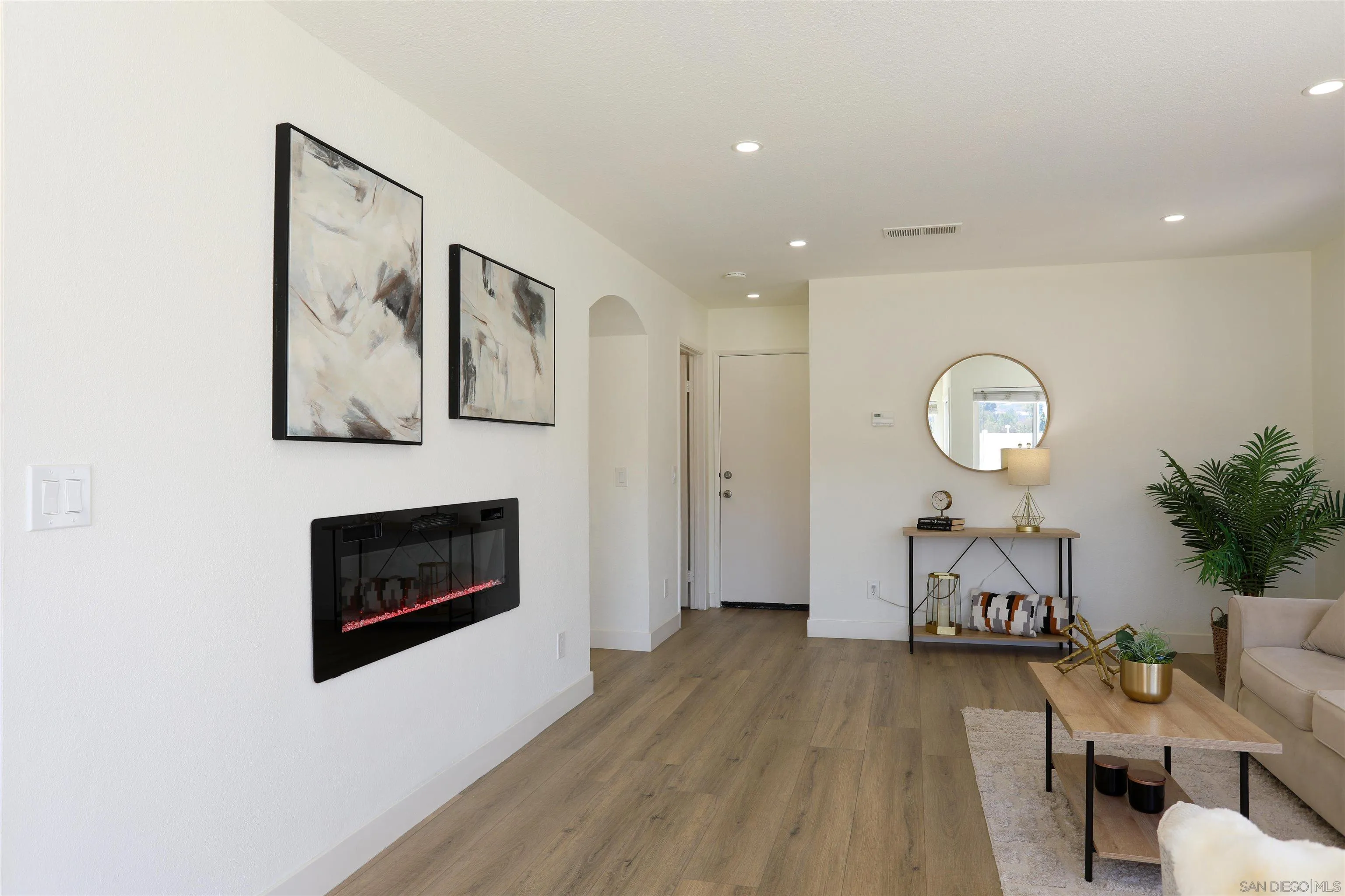 https://cdn.realtyfeed.com/cdn/127/260015396/83b3bd386e4173991258024f529e0573.webp