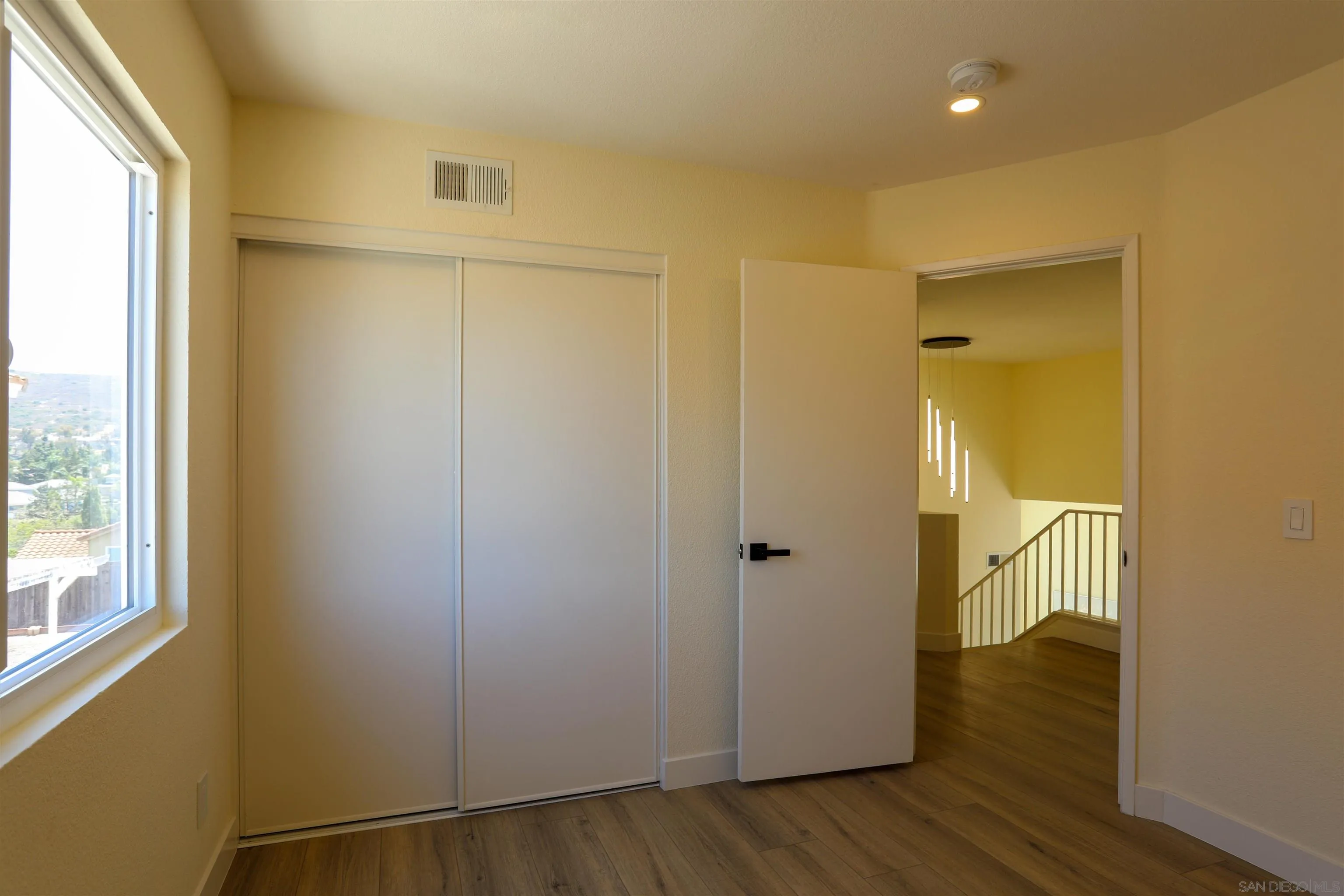 https://cdn.realtyfeed.com/cdn/127/260015396/b09c2e809153cdd2cca4da6b9e7d64b2.webp