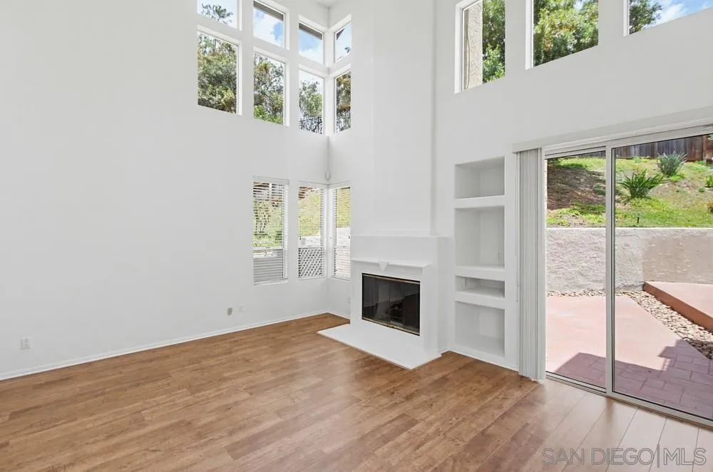 https://cdn.realtyfeed.com/cdn/127/260015400/227885bbed56b4299c643f0f0c1a8316.webp