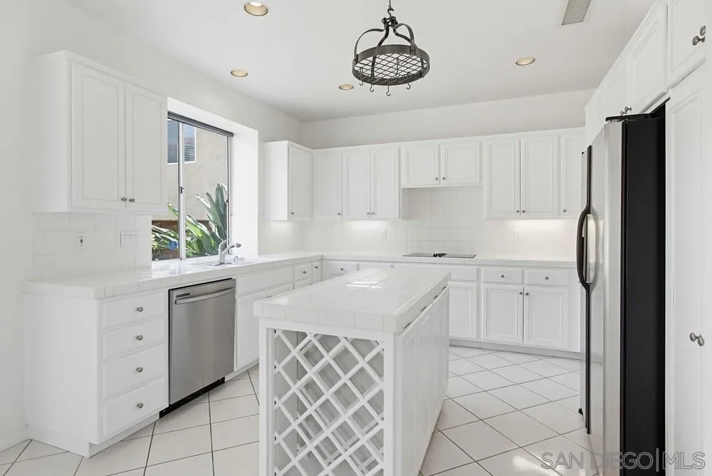 https://cdn.realtyfeed.com/cdn/127/260015400/75a94dfc273cac8645d768aaebdb6fc2.webp