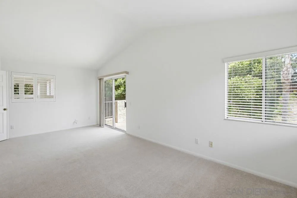 https://cdn.realtyfeed.com/cdn/127/260015400/9b62f670369d442cbece4266a9a9a716.webp