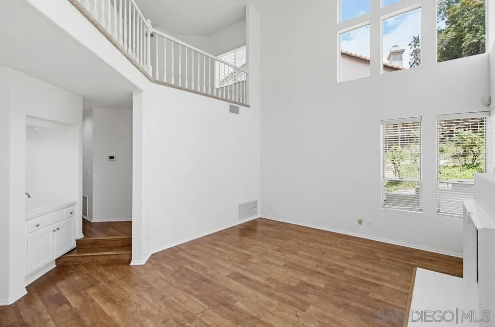 https://cdn.realtyfeed.com/cdn/127/260015400/b79e4573b7e7e8dfbdbf9931146a8a16.webp