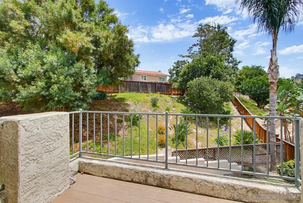 https://cdn.realtyfeed.com/cdn/127/260015400/cae8ca6d17220405f4e2d5ce0df2340c.webp