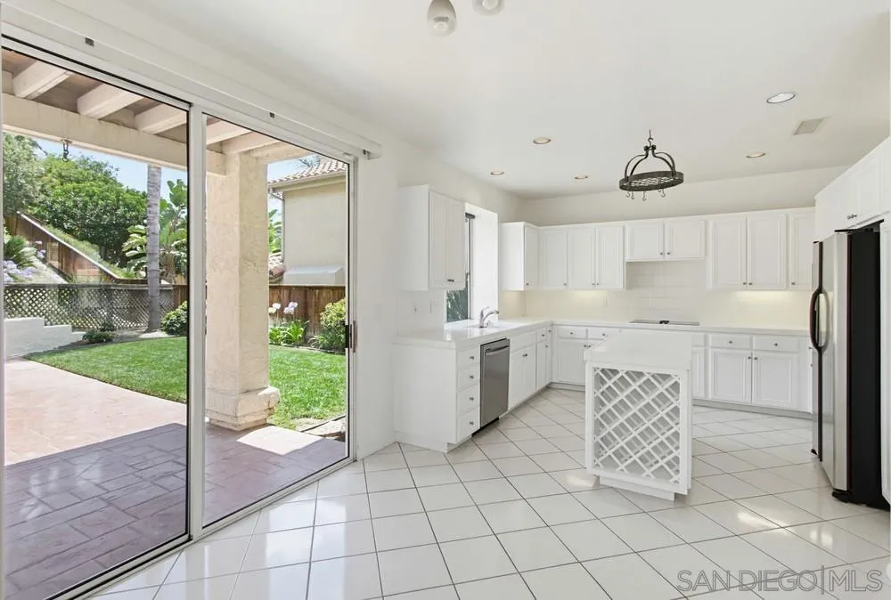 https://cdn.realtyfeed.com/cdn/127/260015400/fa6ebc94c4706b6393d39a4dd293cd53.webp
