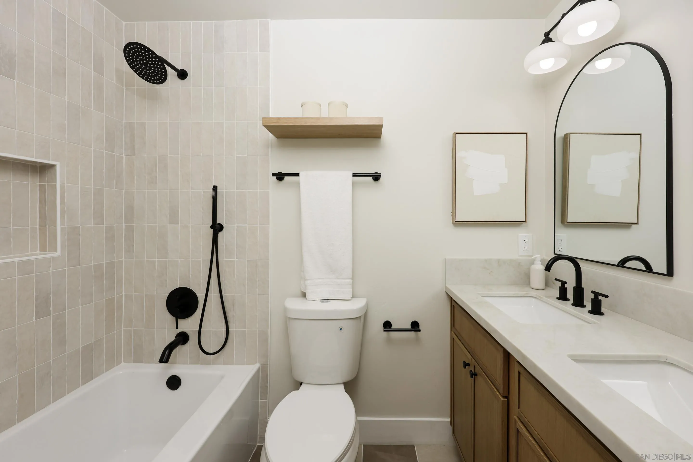https://cdn.realtyfeed.com/cdn/127/260015402/e2eddafa0f7480faeae6b7b32c095bf2.webp