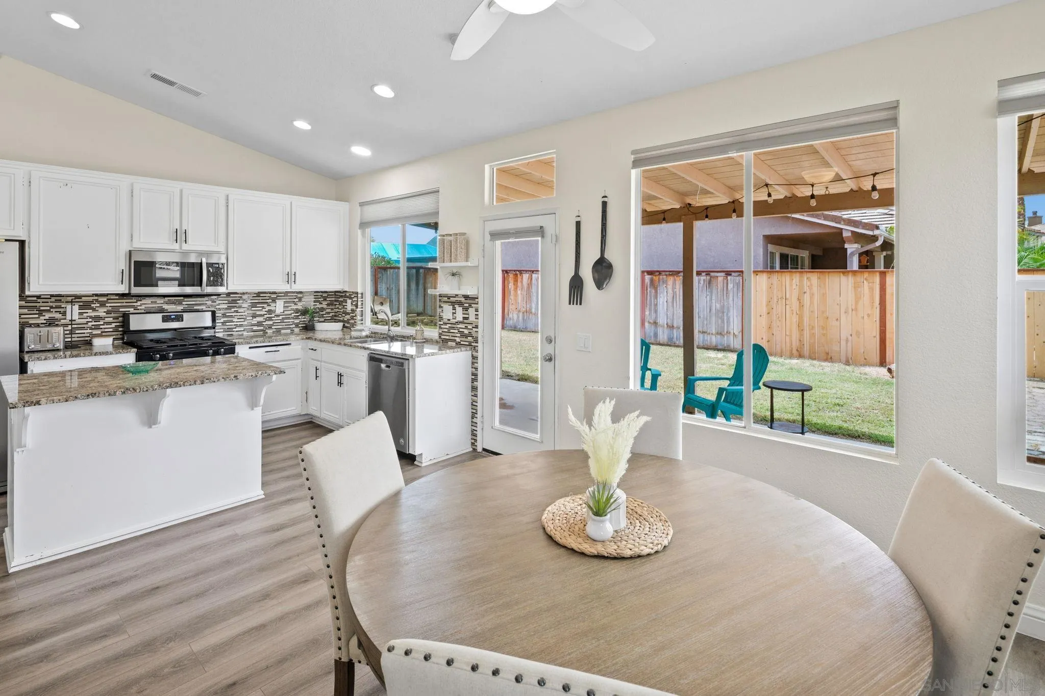 3373 Avocado Vista, Fallbrook, CA 92028 - Main photo, Fallbrook, CA
