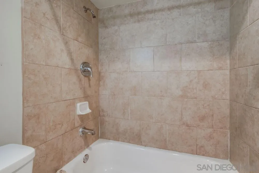 Photo #12: 260015408 Listing: Photo #12