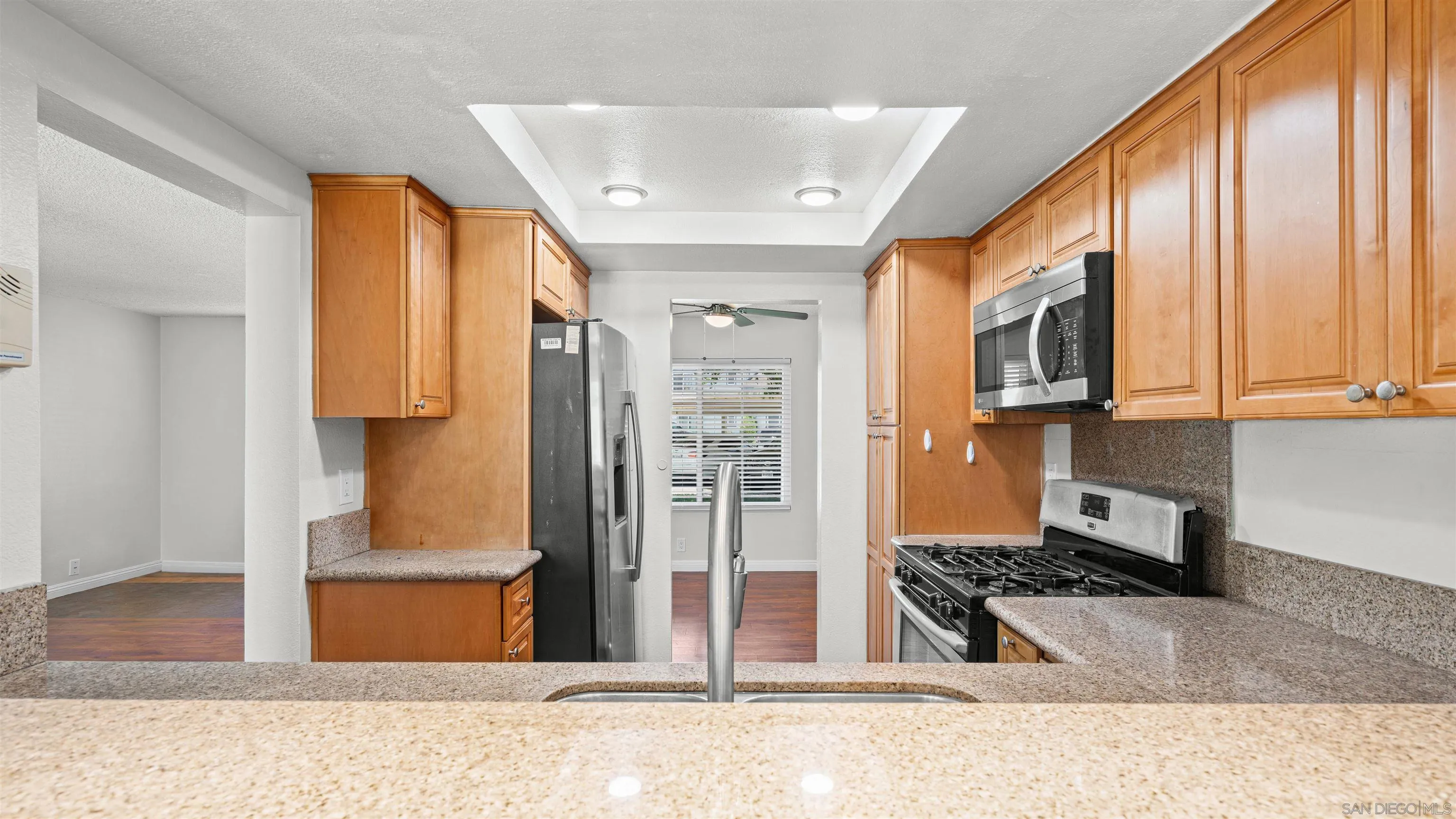 Photo #8: 260015412 Listing: Photo #8