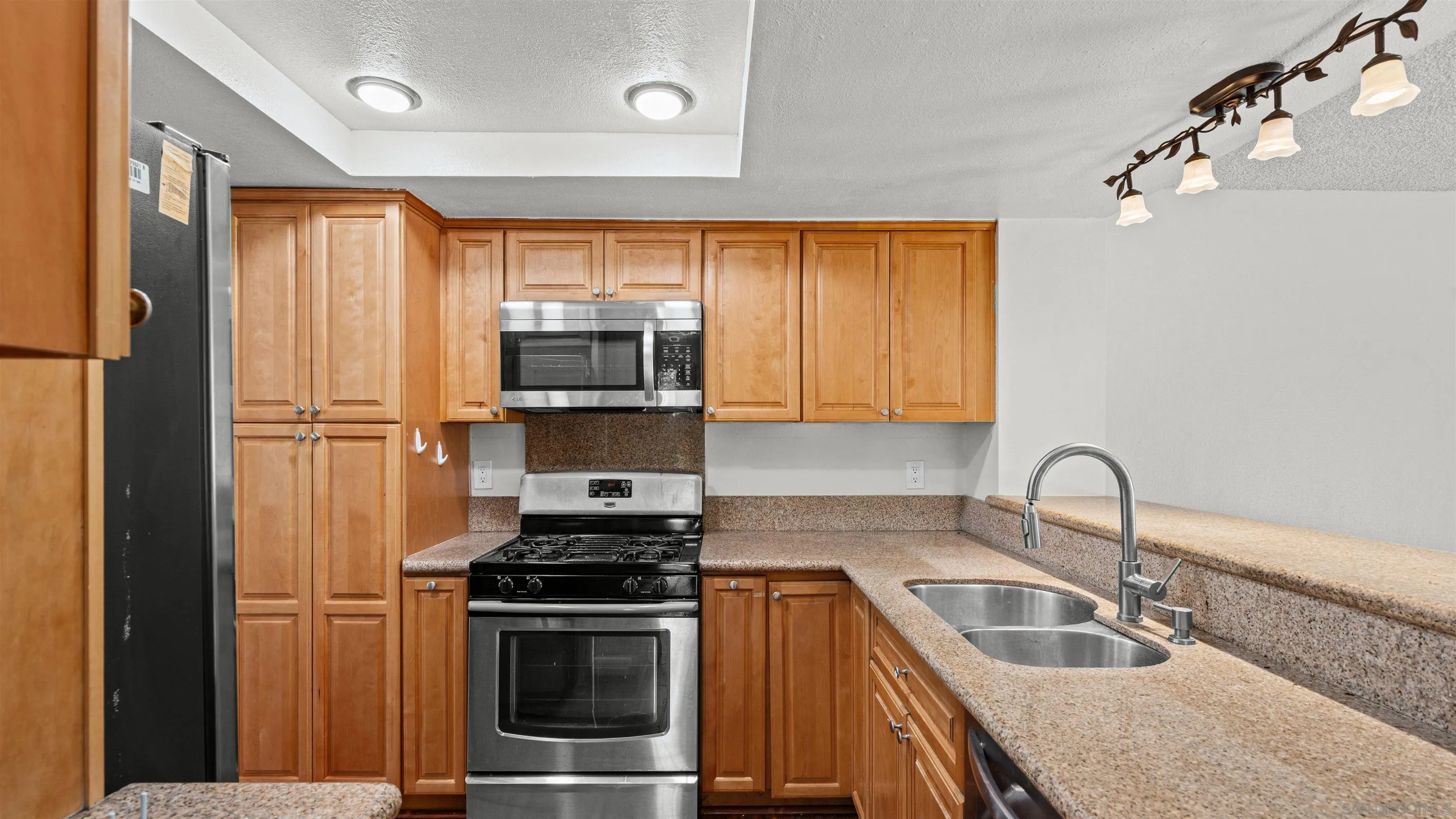 Photo #7: 260015412 Listing: Photo #7