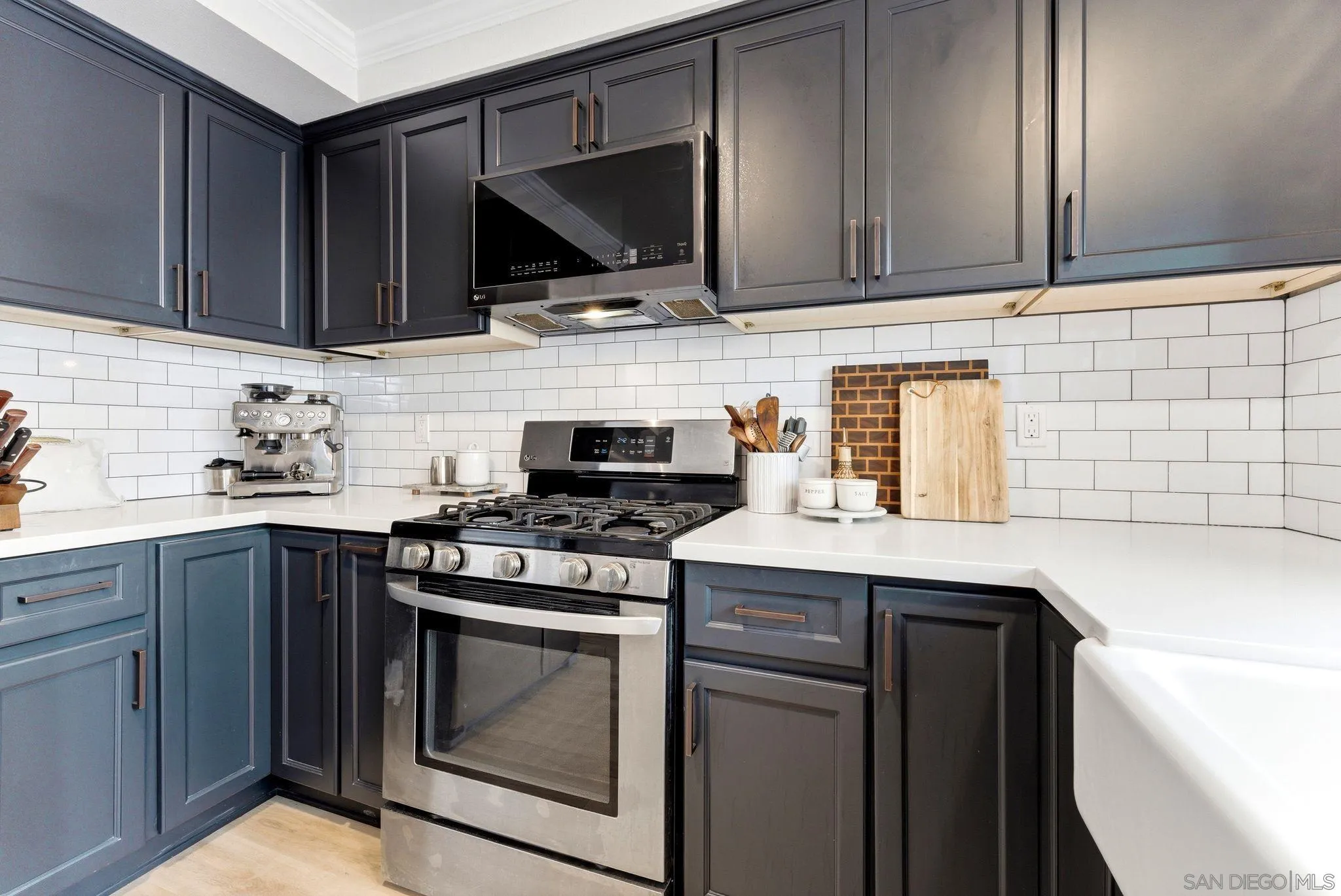 Photo #8: 260015415 Listing: Photo #8