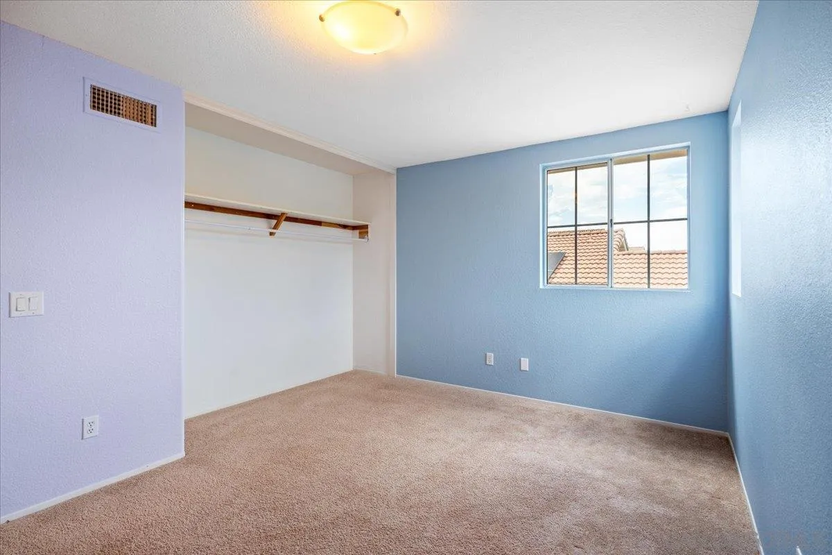 https://cdn.realtyfeed.com/cdn/127/260015421/070fbcb47b4c2a661c1aeffa2322434d.webp