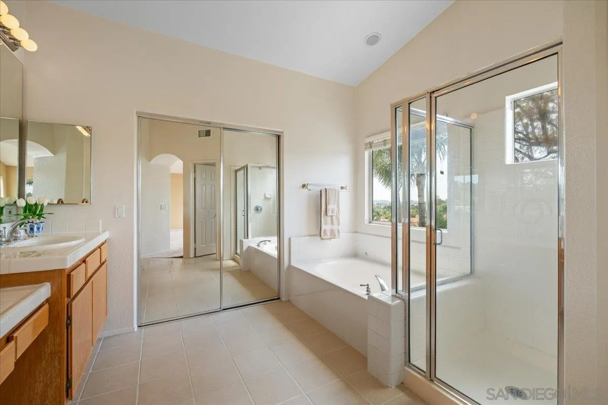 https://cdn.realtyfeed.com/cdn/127/260015421/0acab7d29ec3f84f1f284c06c3b97bdb.webp