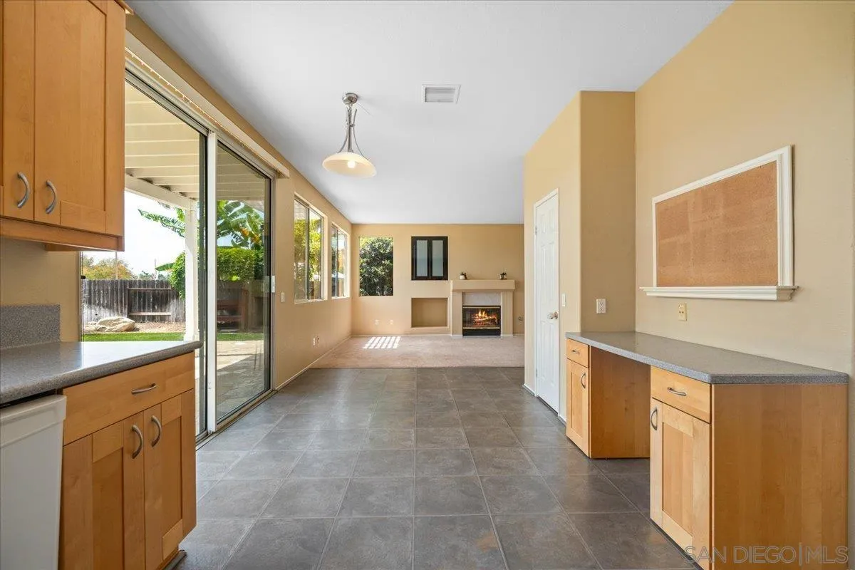 https://cdn.realtyfeed.com/cdn/127/260015421/1a3eaa7b677c38334d8e372c205ed06c.webp