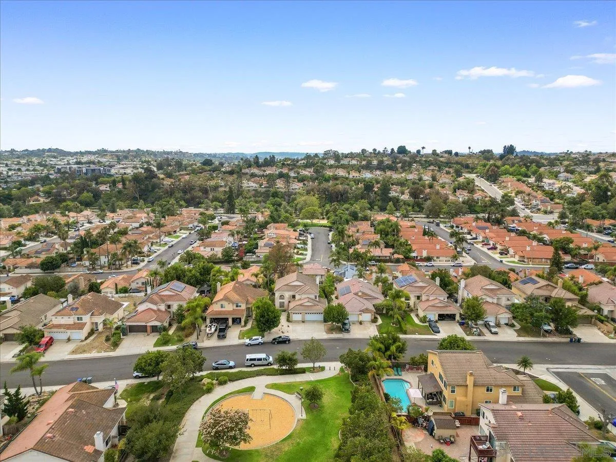 https://cdn.realtyfeed.com/cdn/127/260015421/386bf148da03f5ee7eeae2307095a3dd.webp
