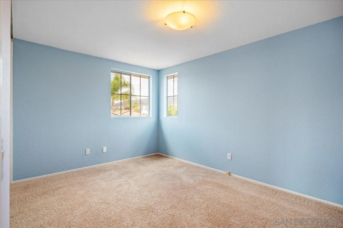 https://cdn.realtyfeed.com/cdn/127/260015421/555c236aa8bbcbb2280399ce1ff37849.webp
