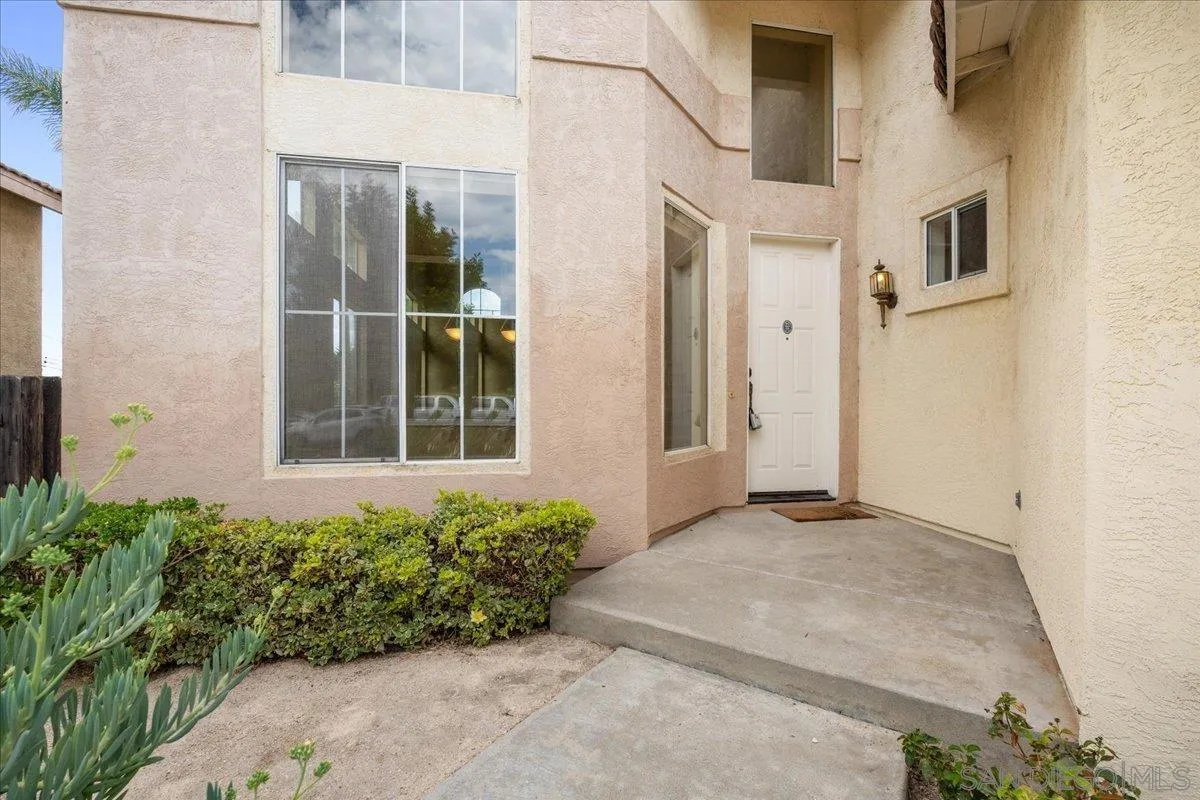 546 Calle Capistrano, San Marcos, CA 92069 - Photo 3 of 47, San Marcos, CA
